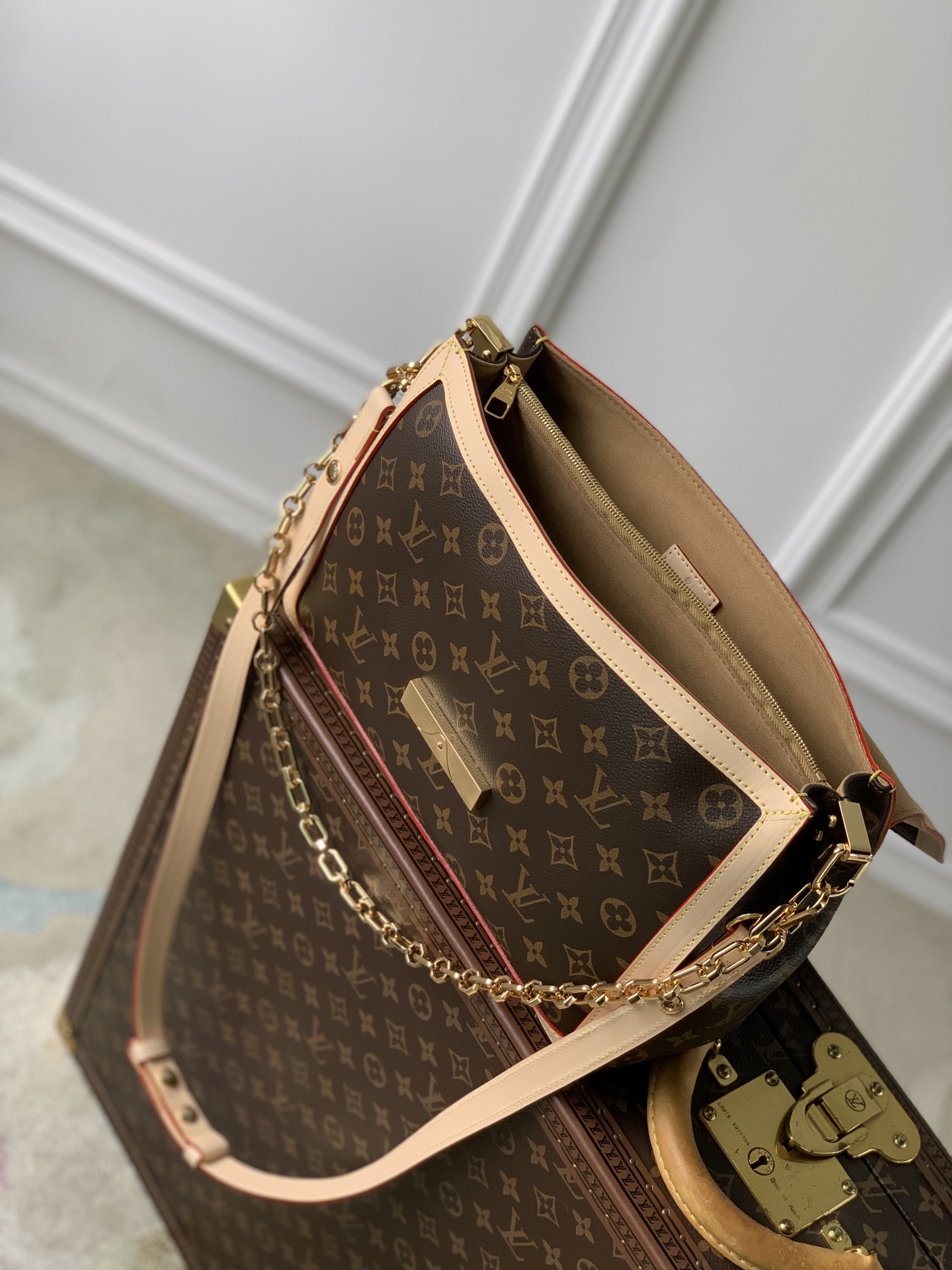 l0*is V*t0n dauphine soft bag-28*20*11cm