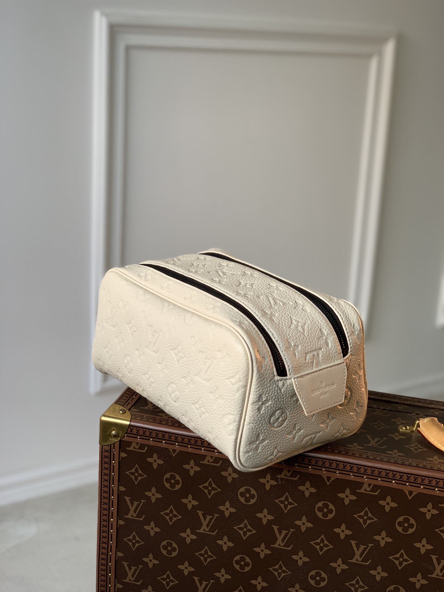 l0*is V*t0n locker dopp kit pouch -28 x 15 x 16.5cm