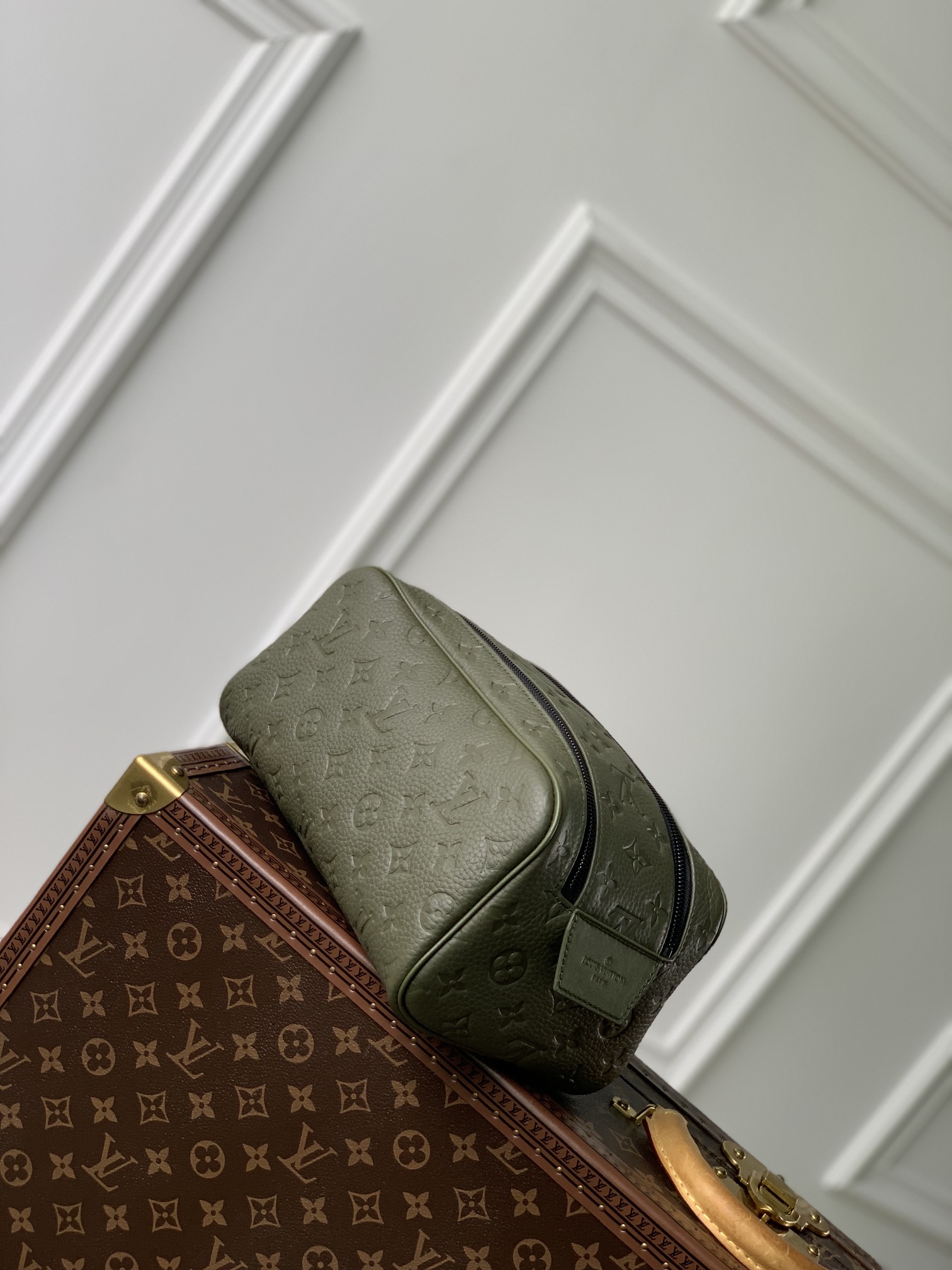 l0*is V*t0n locker dopp kit pouch -28 x 15 x 16.5cm