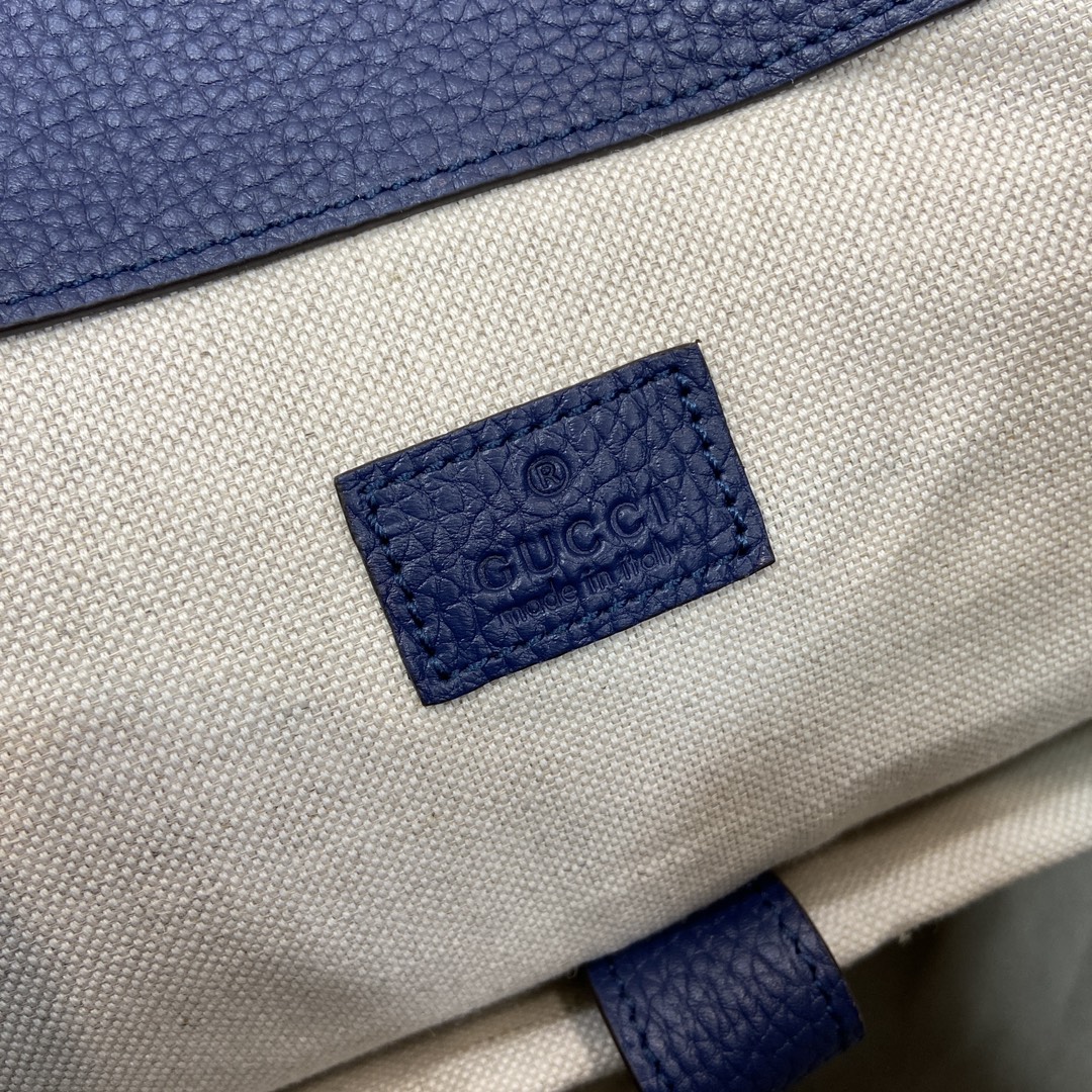 G*u*i backpack-34*41*12cm