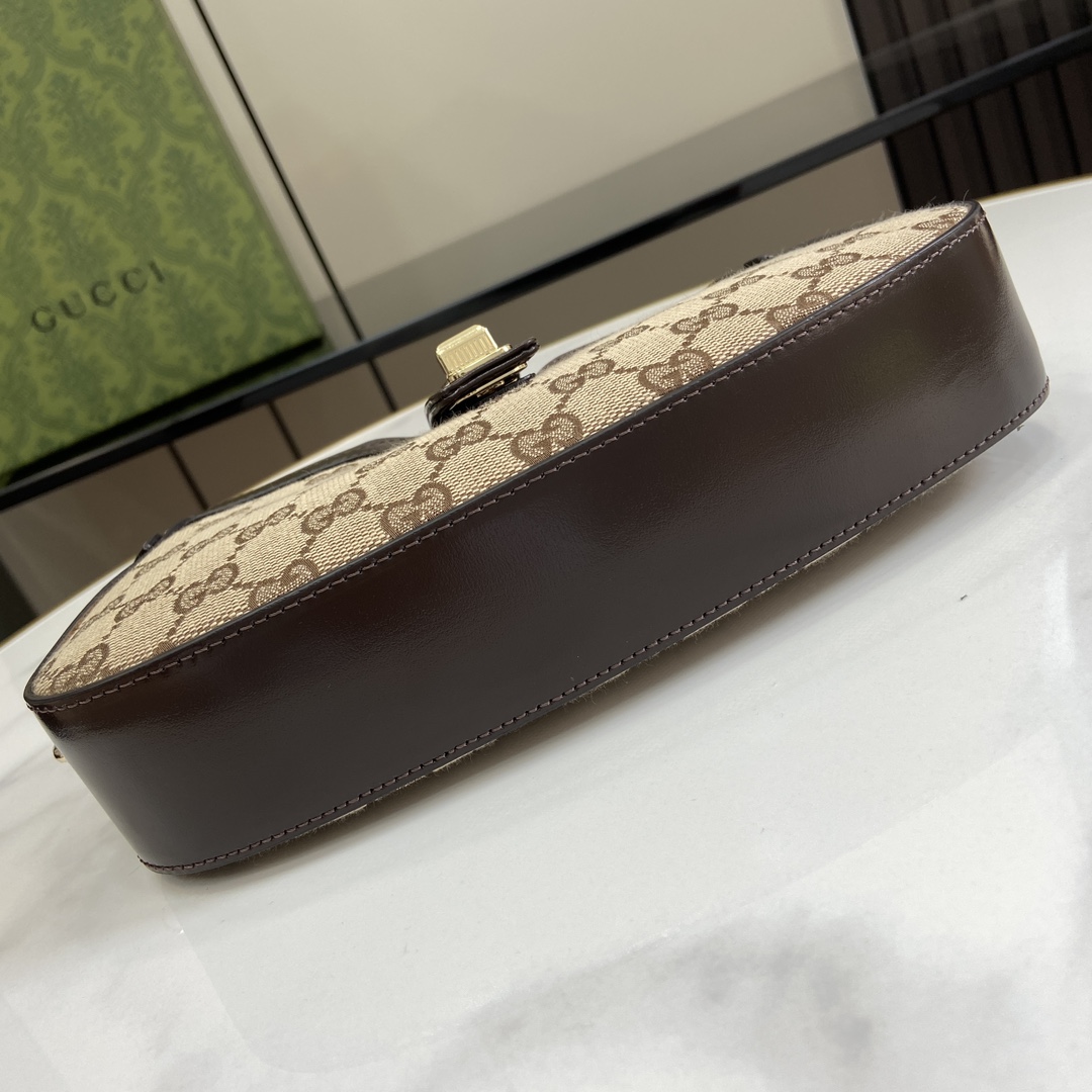 G*u*i moon side bag-12*24*5cm