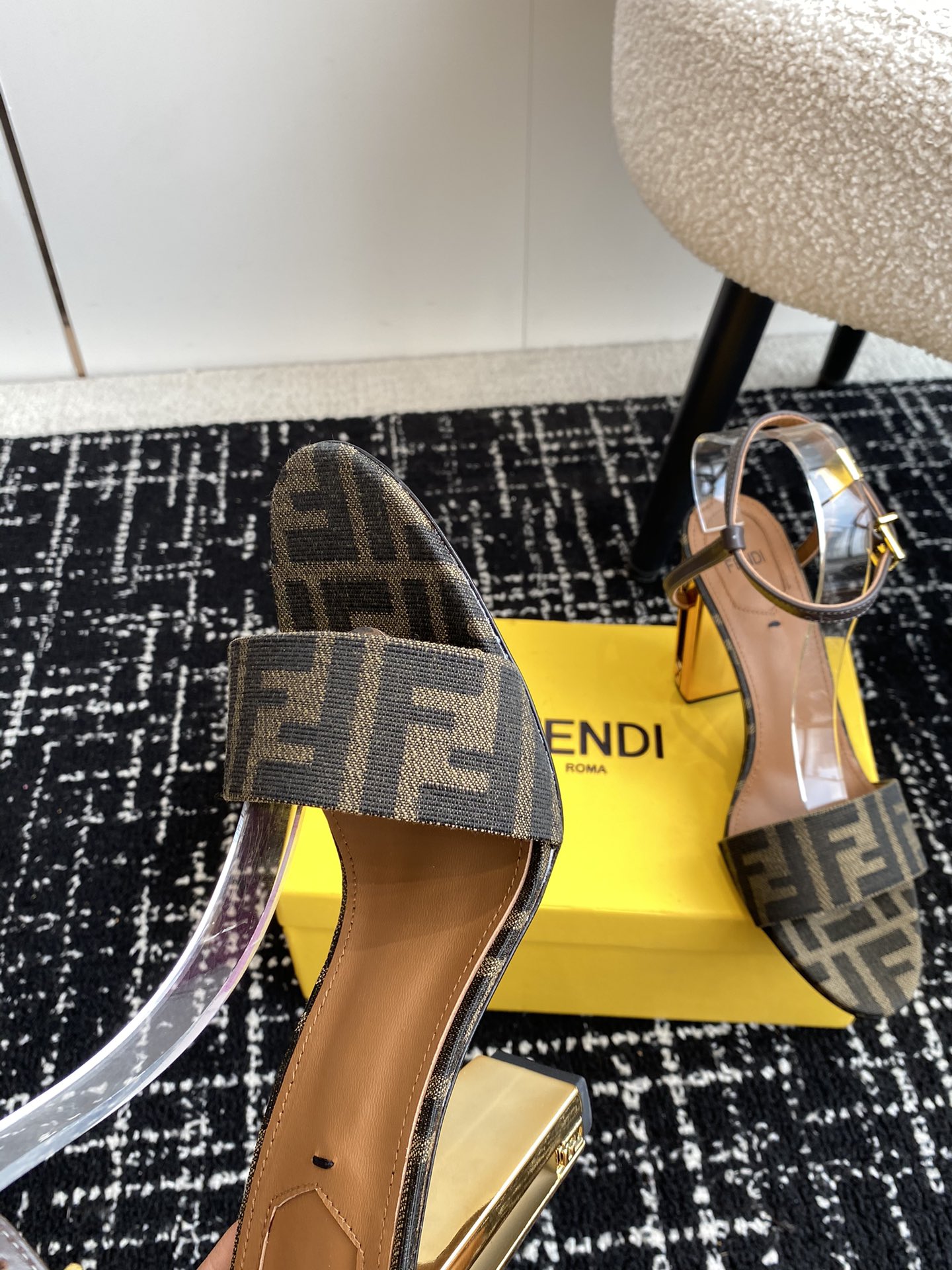 F**di 2024ss heels