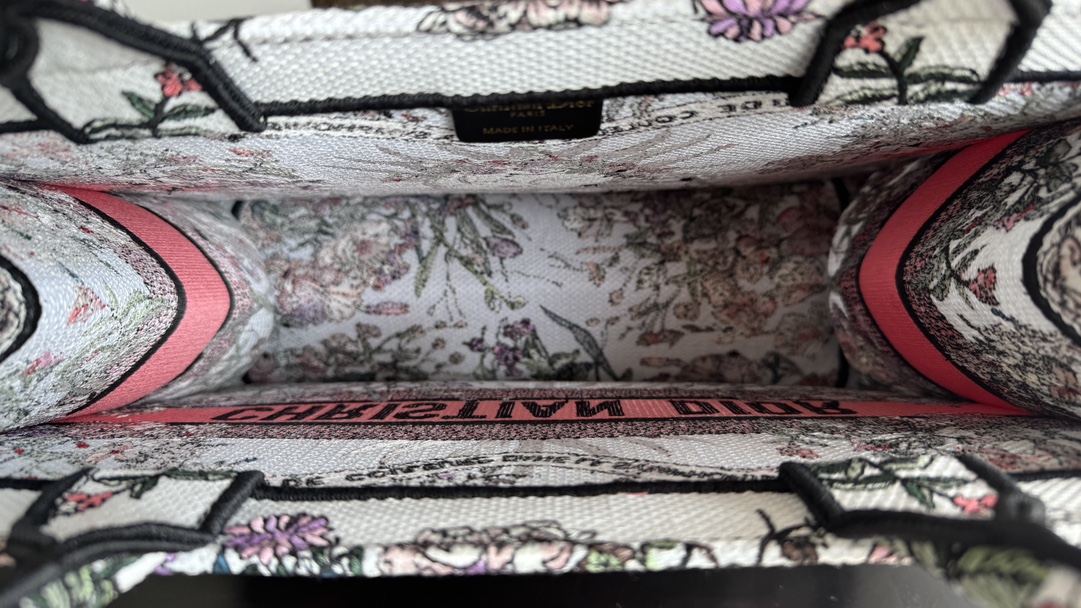 D*or small book tote-36.5cm