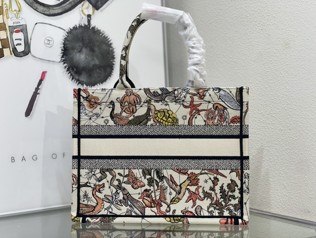 D*or small book tote-36.5cm