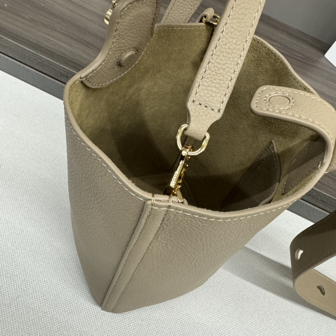 L0ew* mini pebble bucket bag-16*16*19.5cm