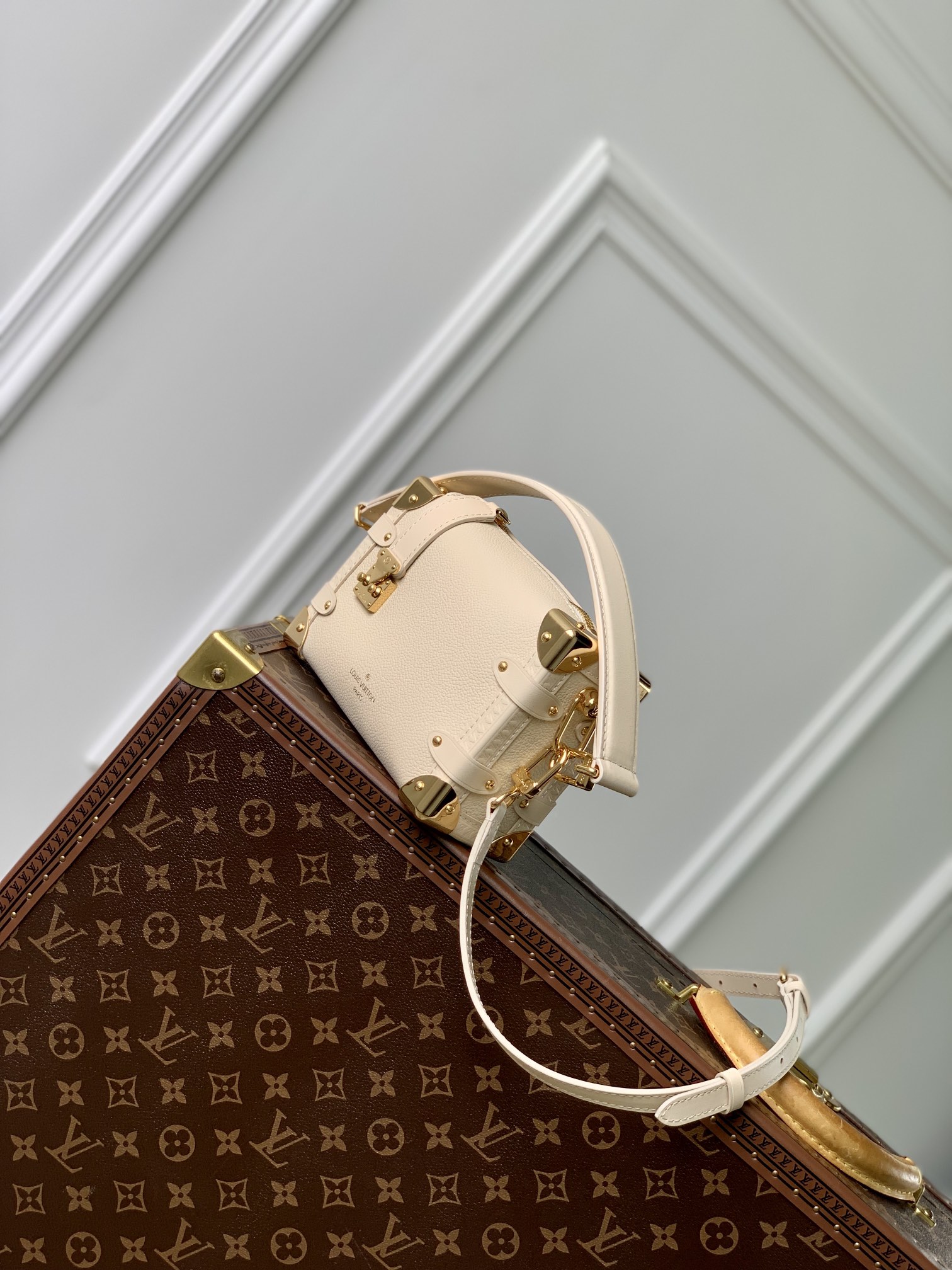 l0*is V*t0n side trunk -m46815-18×12.5×8cm