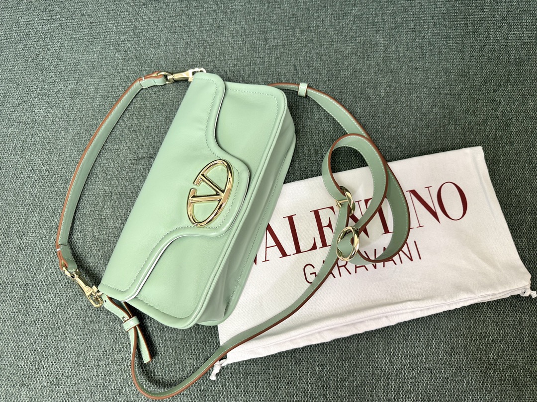 Va1e*ntin0 vlogo signature bag-26*1399cm