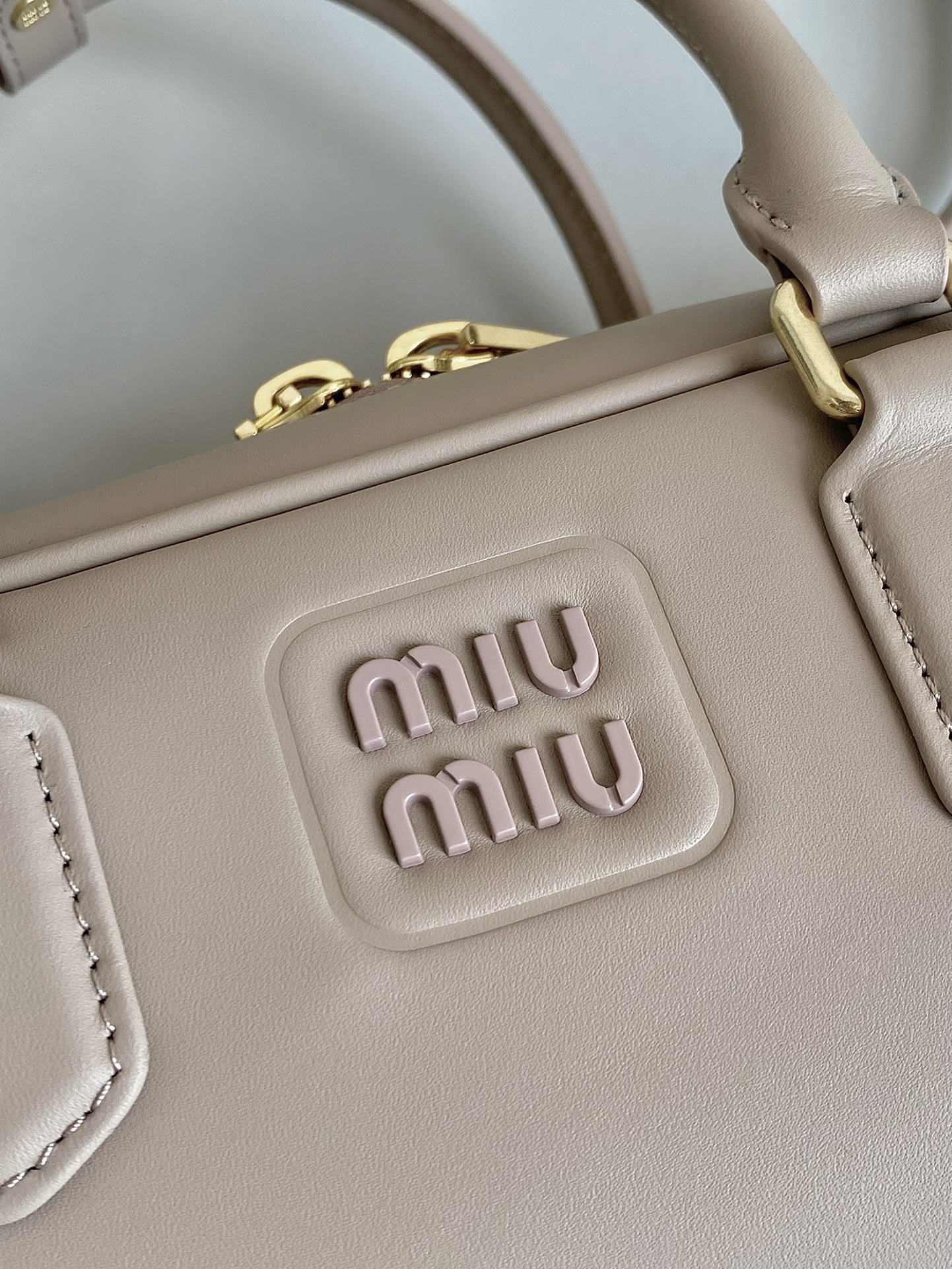 M*um*u ss24 softy padded bag-27×12×9cm