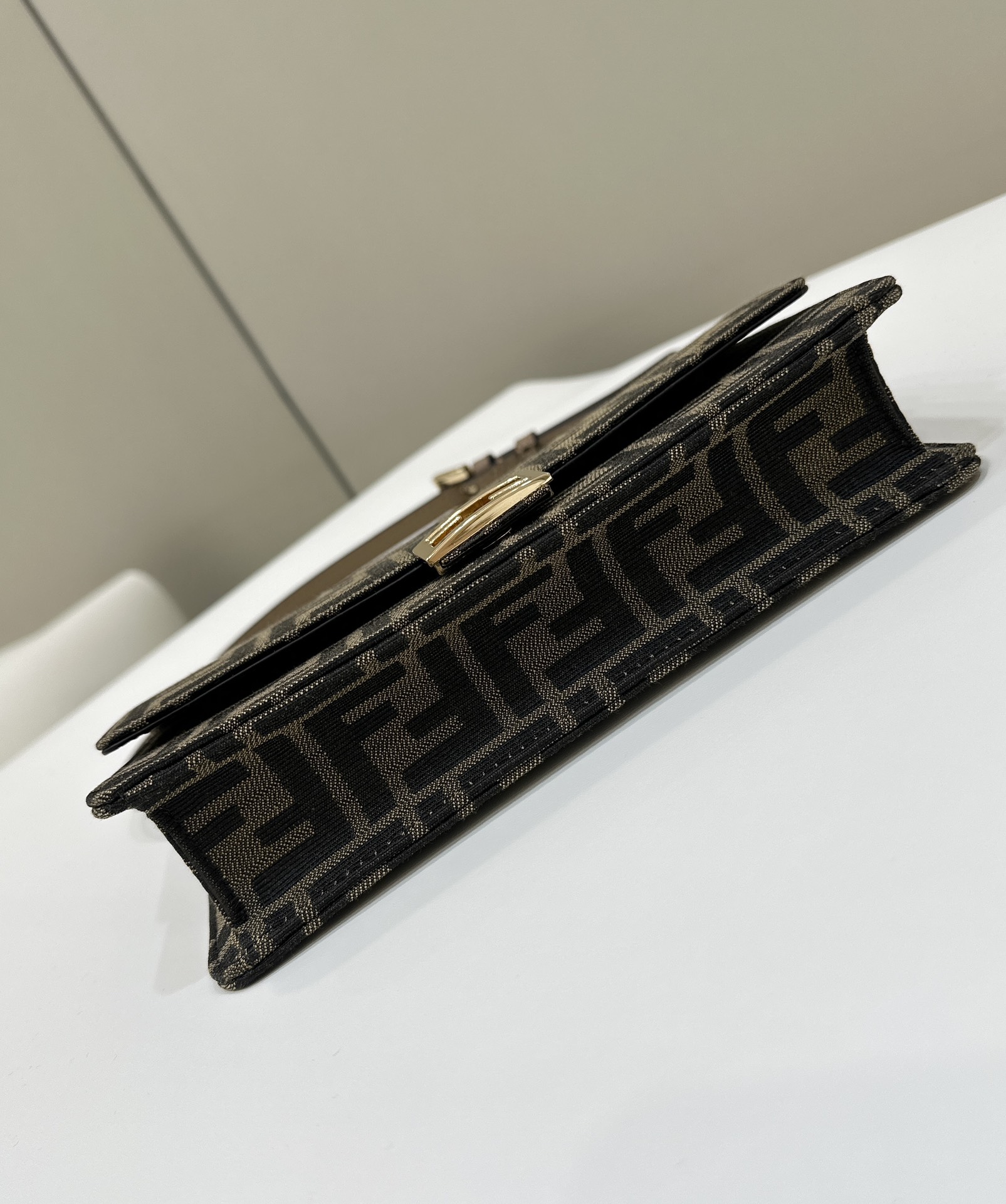 F**di baguette bag-21/5/11.5cm