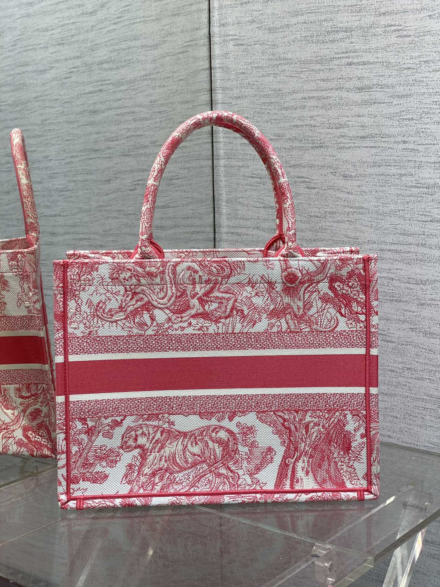 D*or small book tote-36.5cm