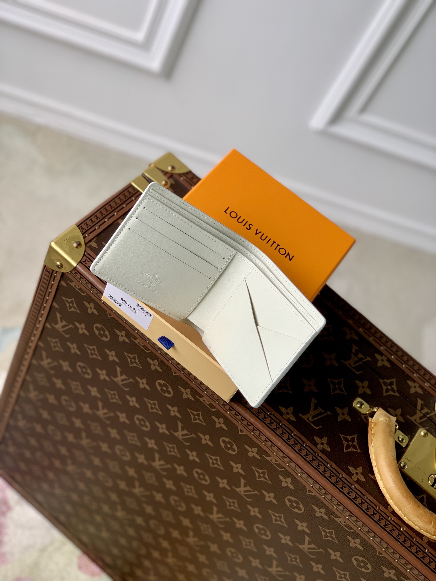 l0*is V*t0n multiple wallet-m61695-11.5 x 9 x 1.5 cm