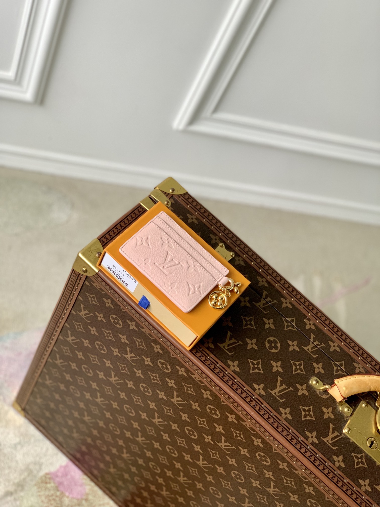l0*is V*t0n wallet-m82132-10.2 x 7.3 x 0.3cm