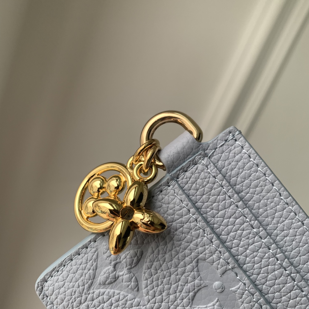 l0*is V*t0n wallet-m82132-10.2 x 7.3 x 0.3cm