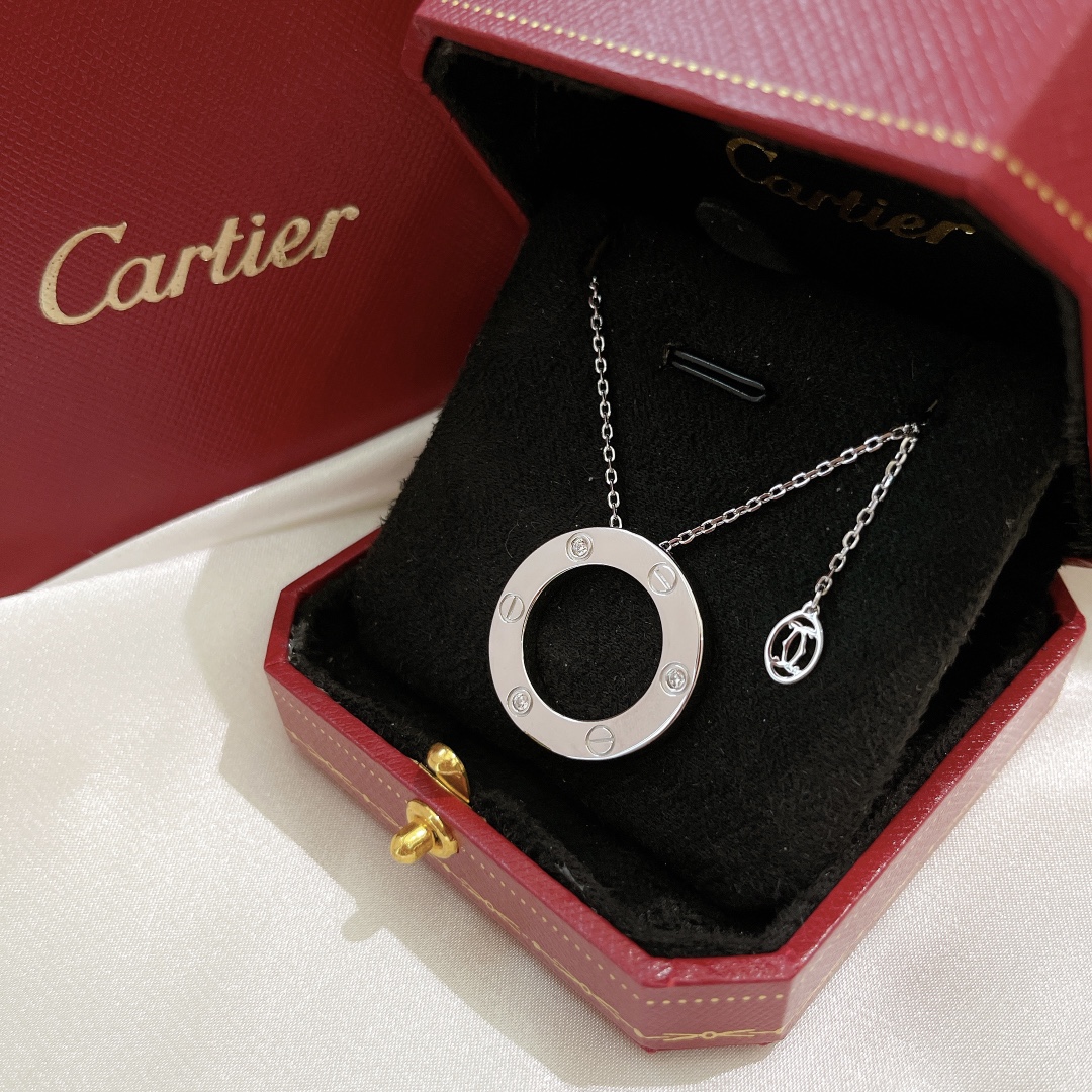 Ca*t*er necklace