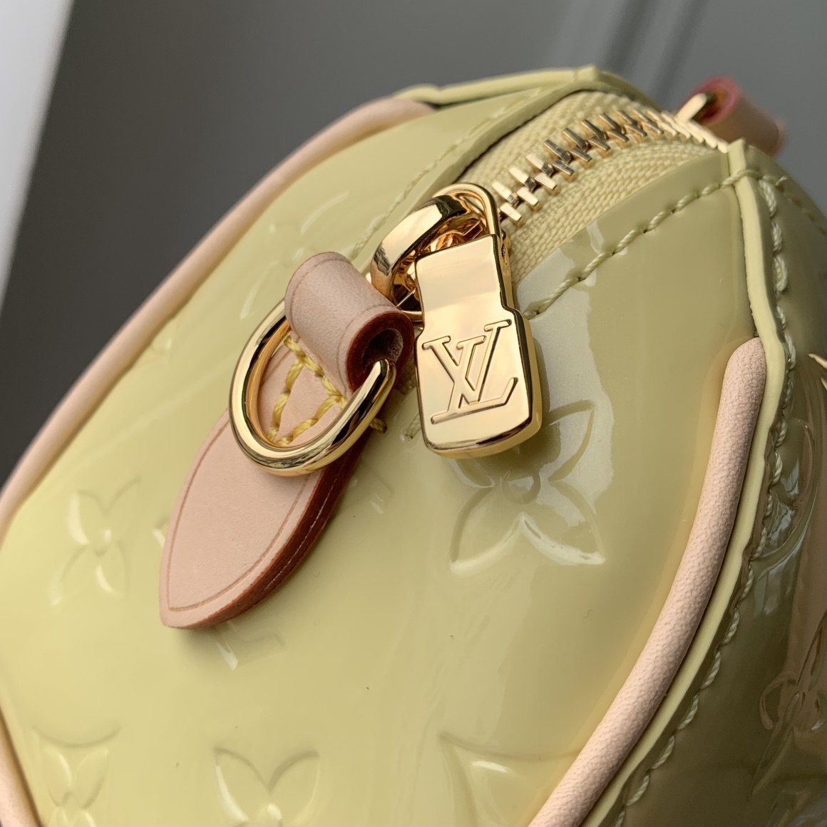 l0*is V*t0n nano speedy-16cm