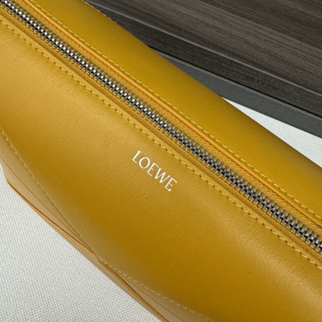 L0ew* pouch-22.7*12*15.5cm