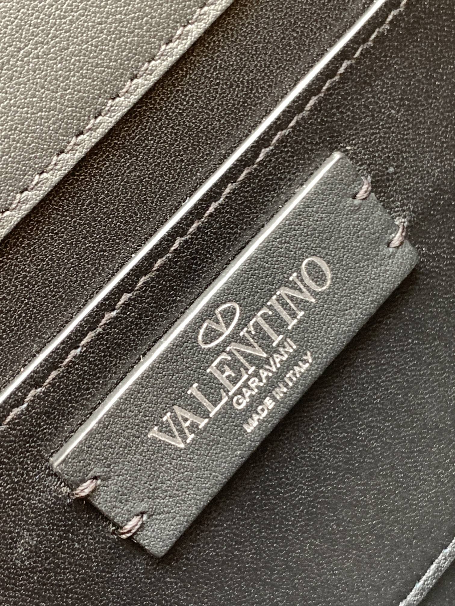 Va1e*ntin0 garavani vsling bags-19*13*9 cm