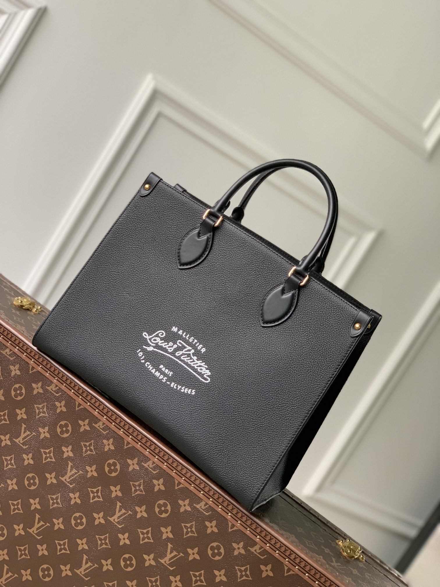 l0*is V*t0n small onthego handbag-35*28*15cm