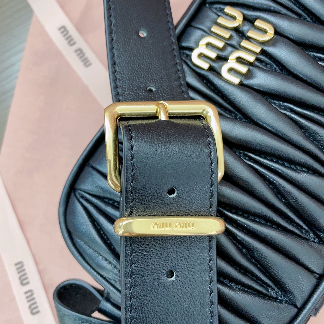 M*um*u matelassé leather shoulder 5bc158 bag-24*11.5*7cm