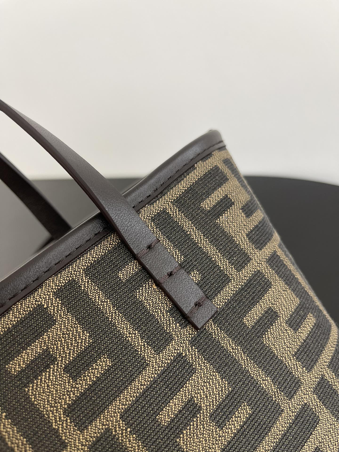 F**di vintage tote-23*19.5*15cm