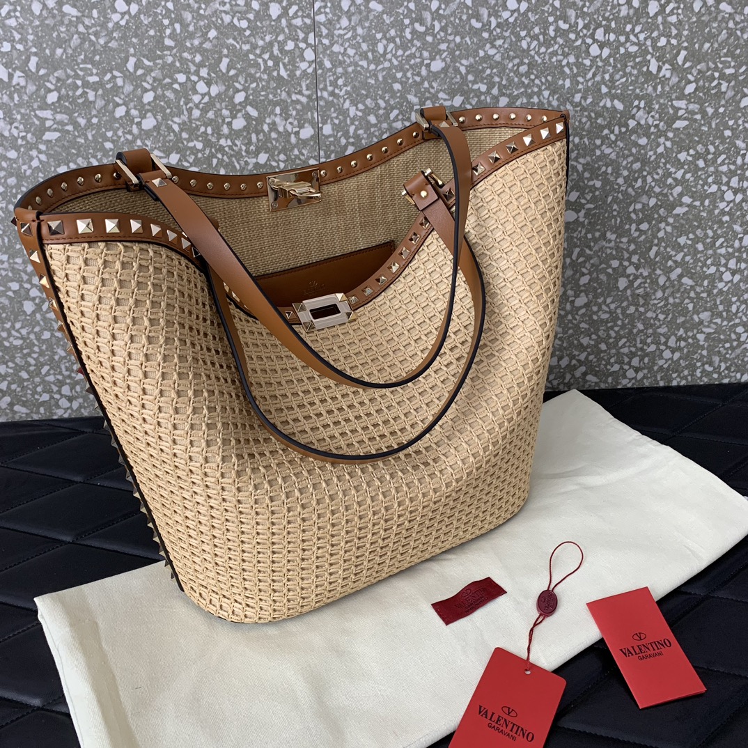 Va1e*ntin0 rockstud raffia tote-31*30*13.5cm