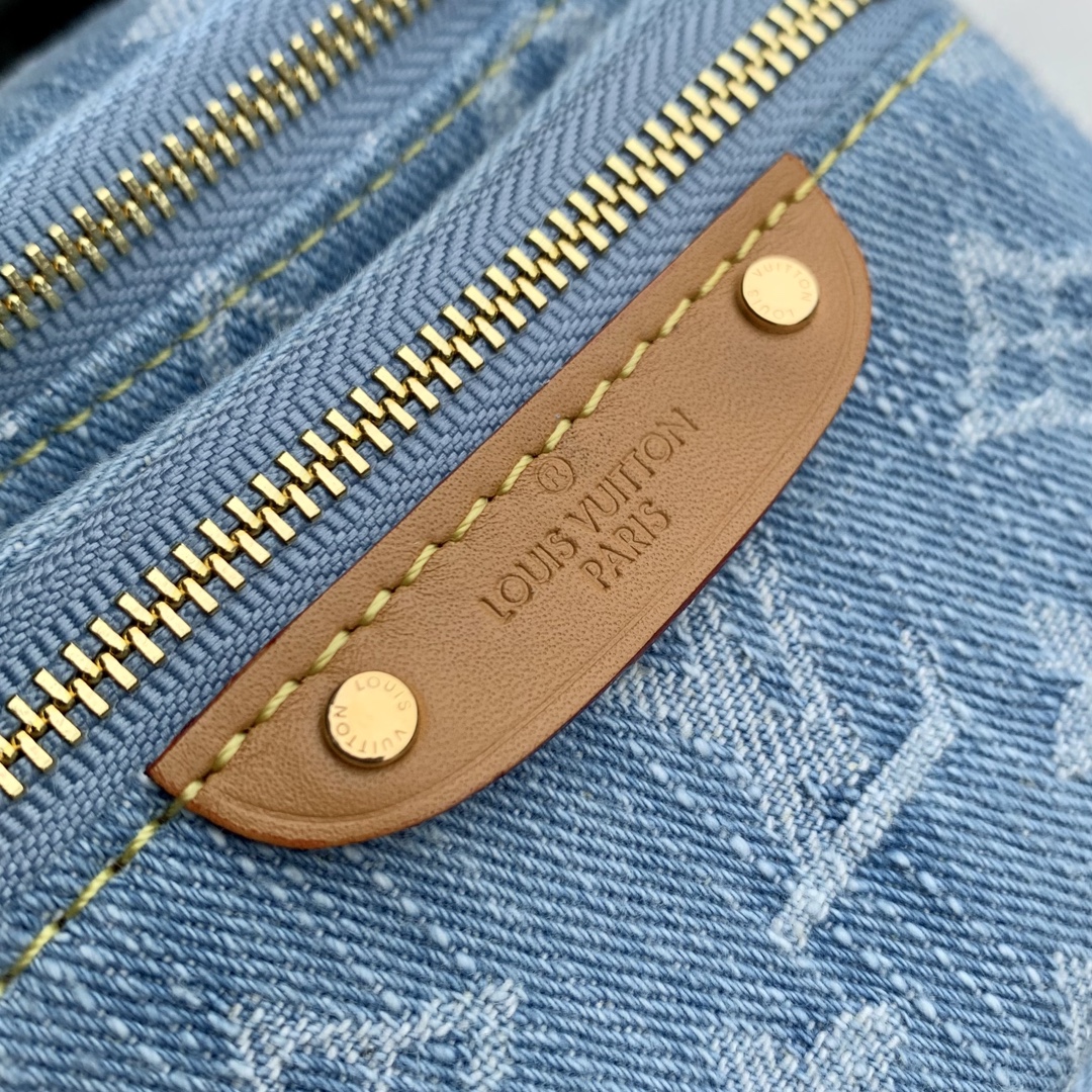 l0*is V*t0n mini bumbag-17 x 12 x 9.5cm