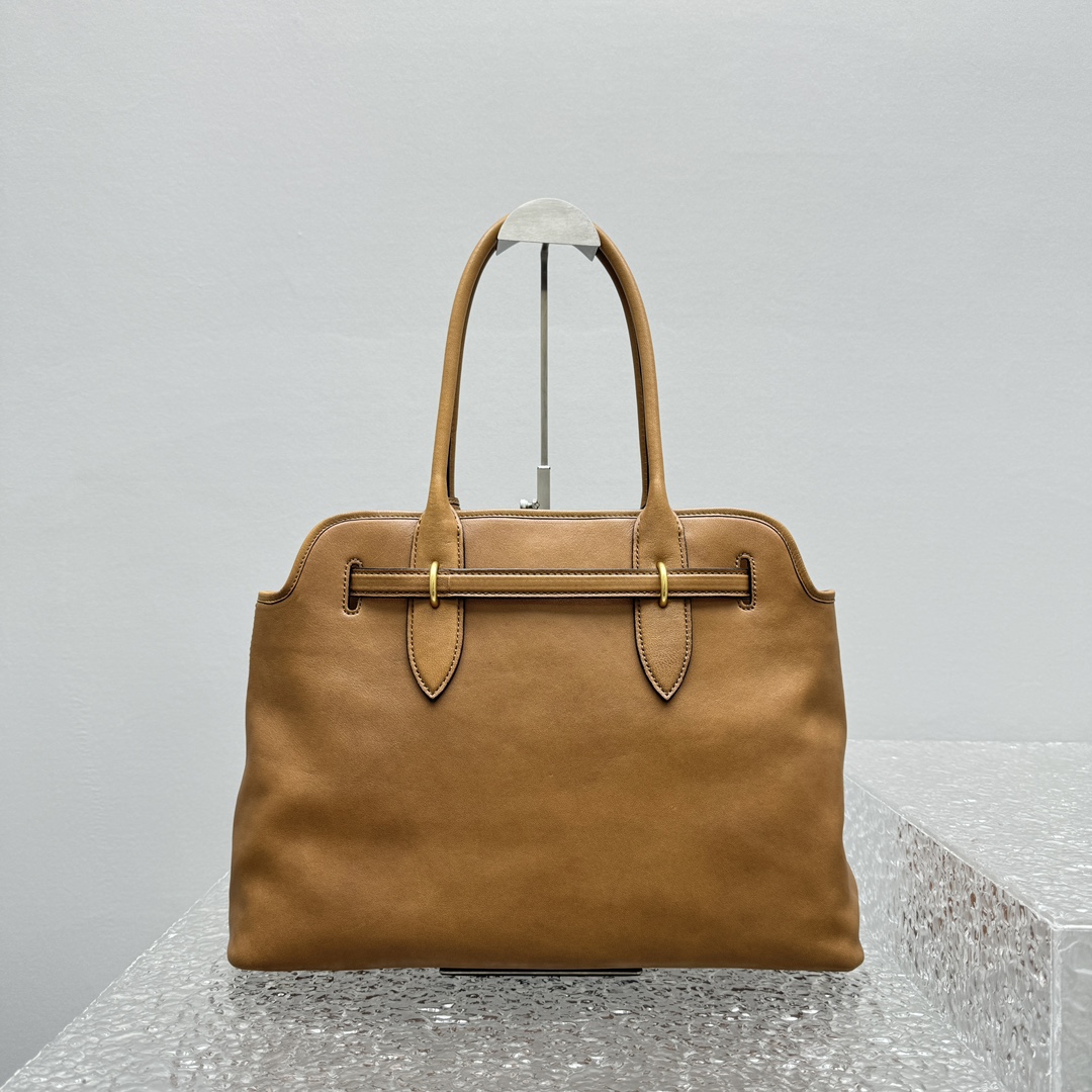 M*um*u aventure nappa tote-31x40x13cm