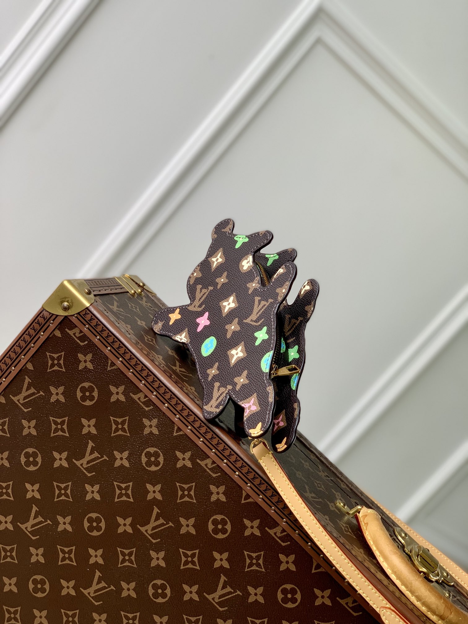 l0*is V*t0n mini crpssbody bag-23 x 16 x 4cm