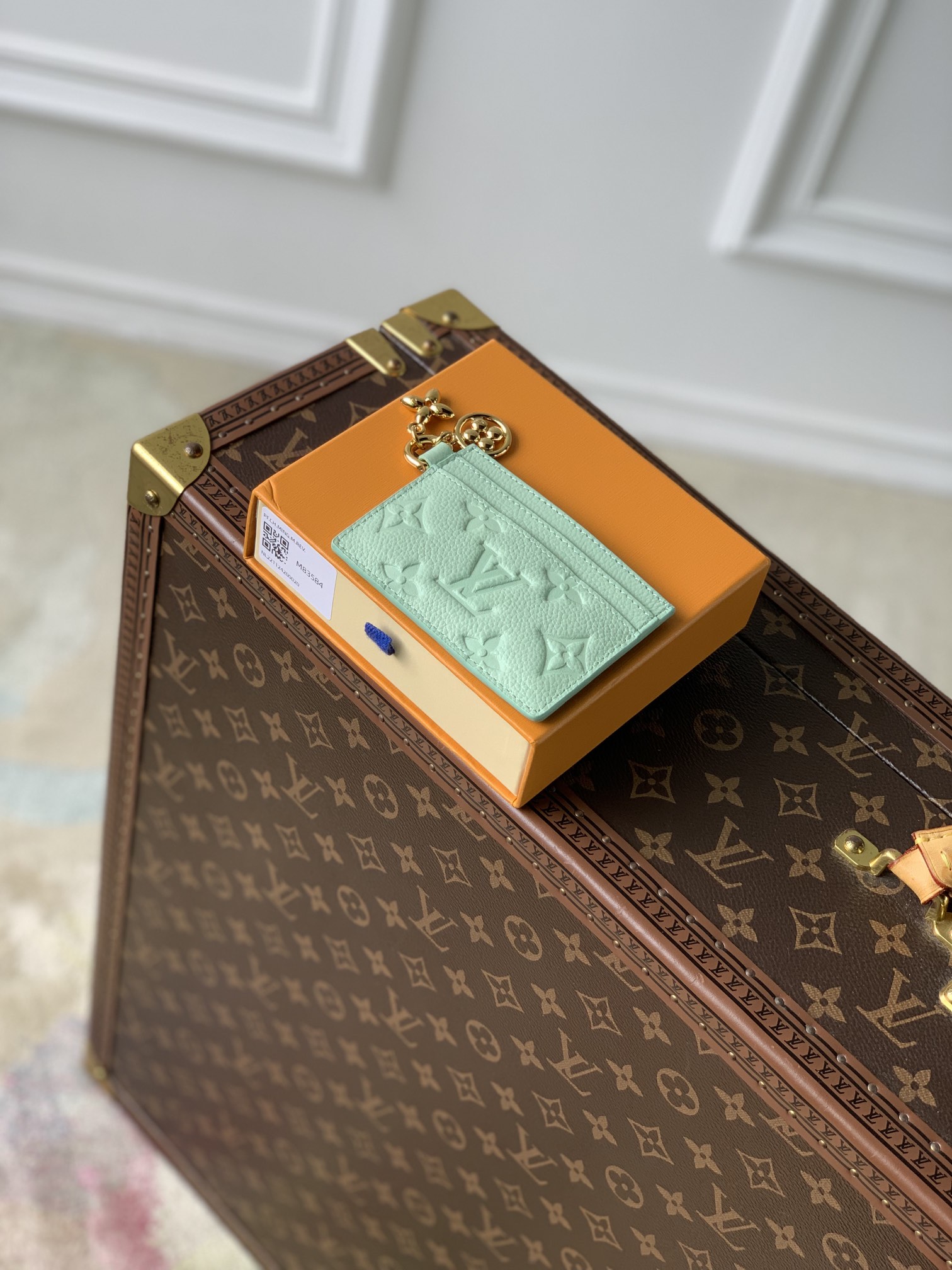 l0*is V*t0n wallet-m82132-10.2 x 7.3 x 0.3cm