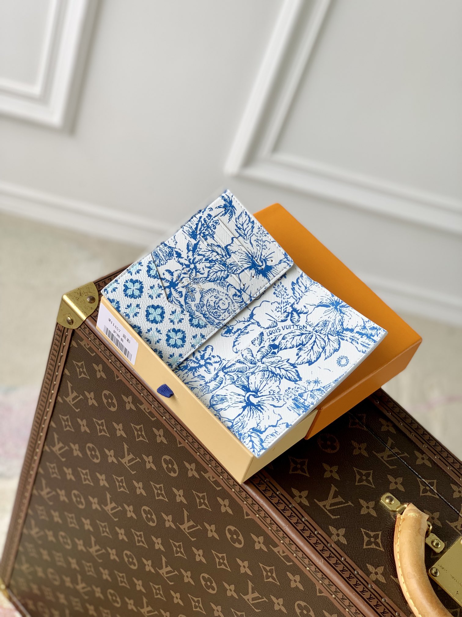l0*is V*t0n by the pool wallet-10 x 14 x 2.5cm