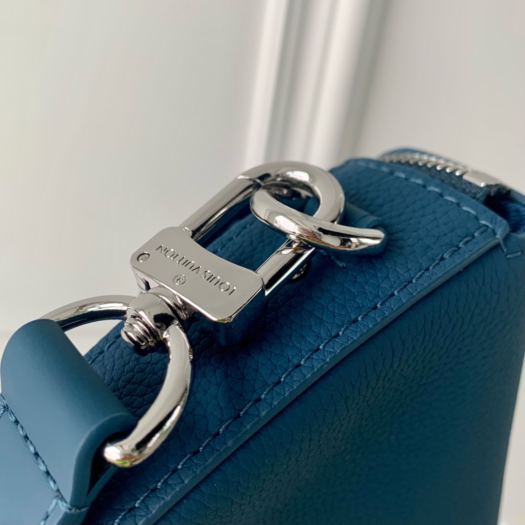 l0*is V*t0n pilot bag-m83563-20 x 12 x 5.5cm