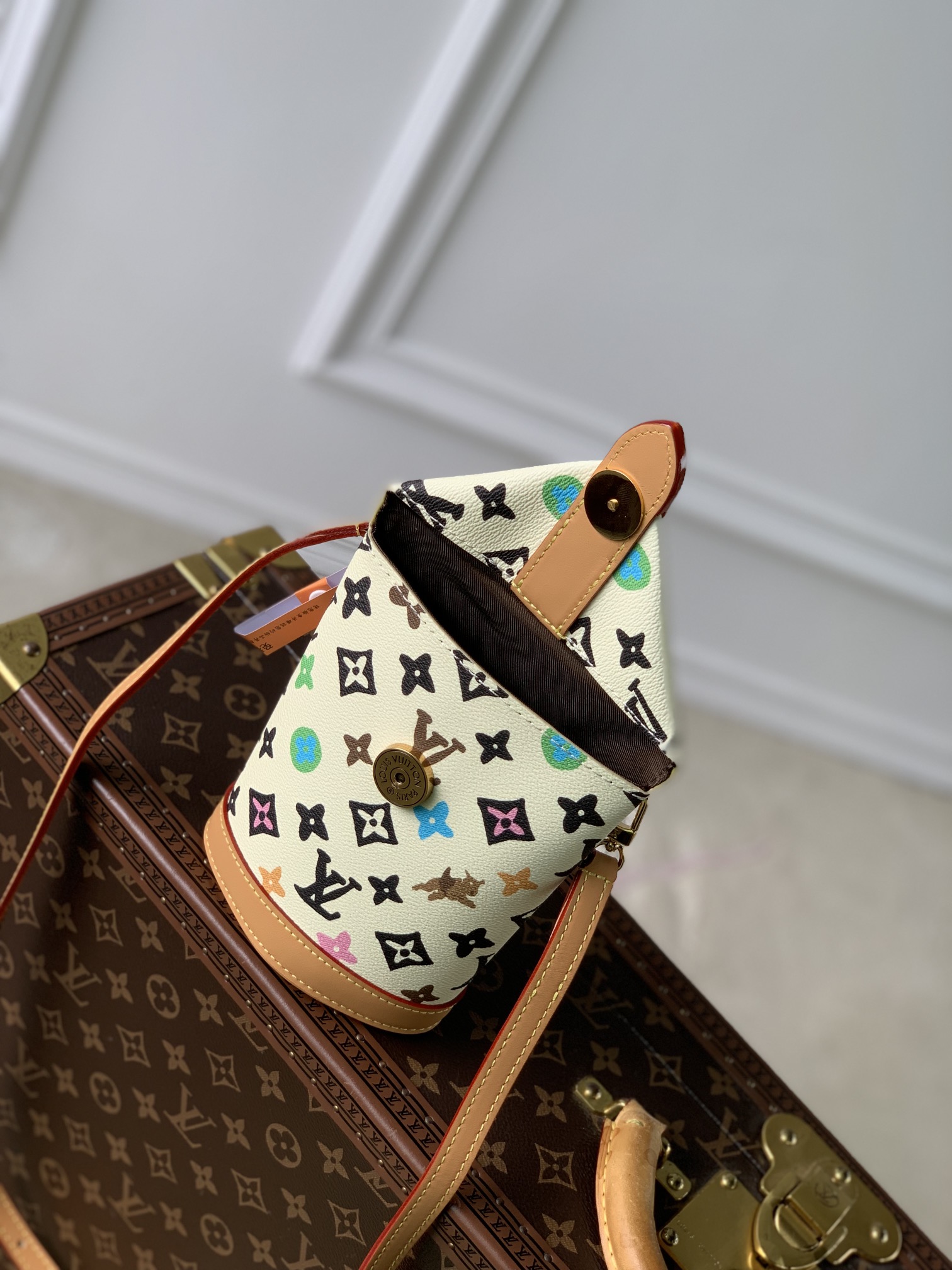 l0*is V*t0n crossbody bag-12.5 x 18 x 8.5cm