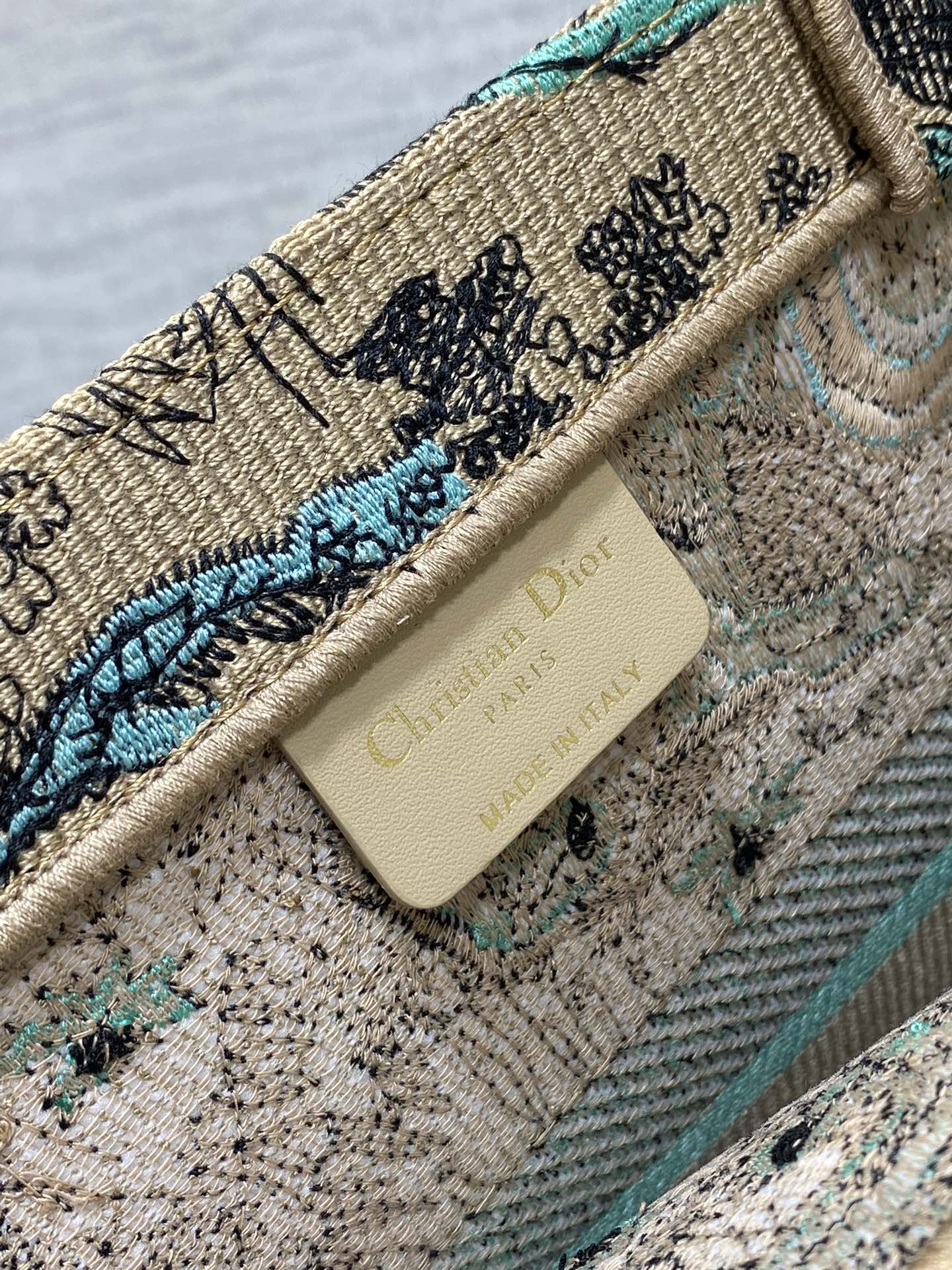 D*or small book tote-36.5cm