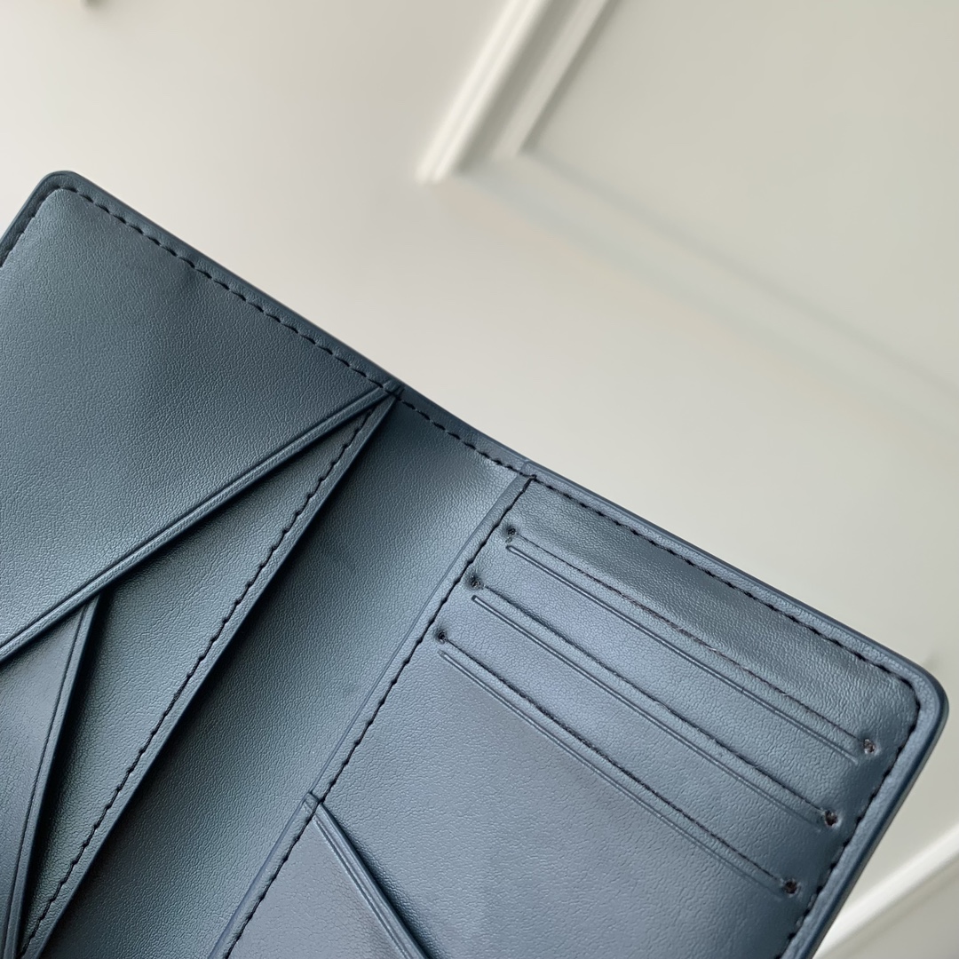 l0*is V*t0n wallet-m11524-7.5 x 11.1 x 1cm
