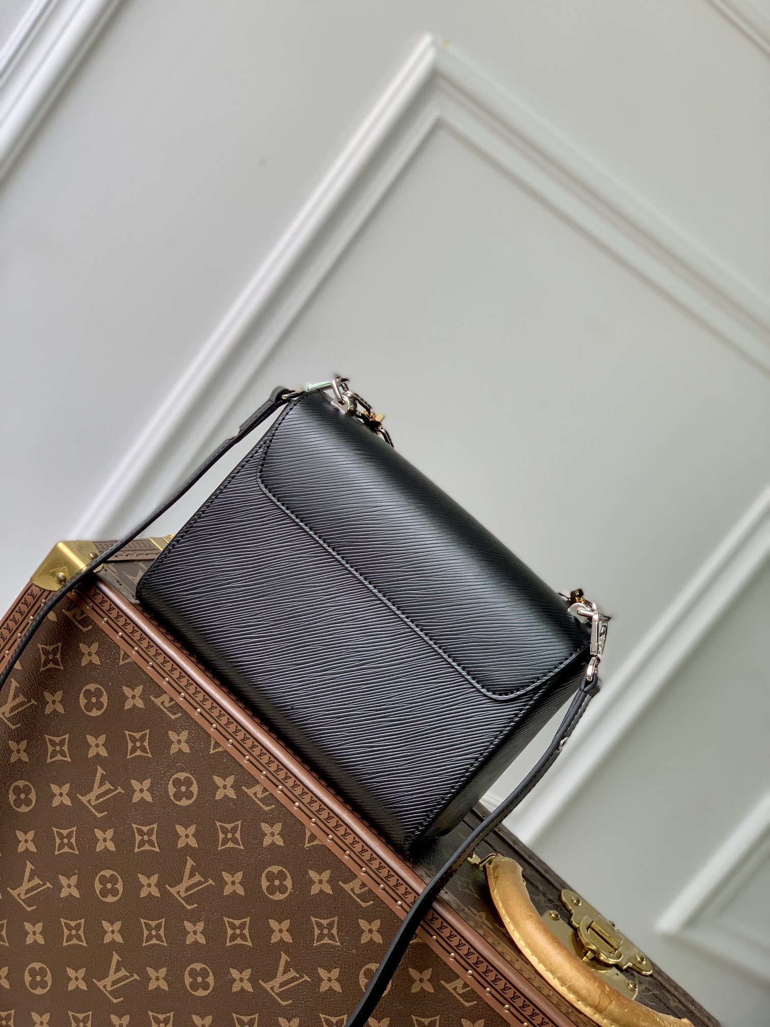 l0*is V*t0n twist mm bloom bag-23*17*9.5cm