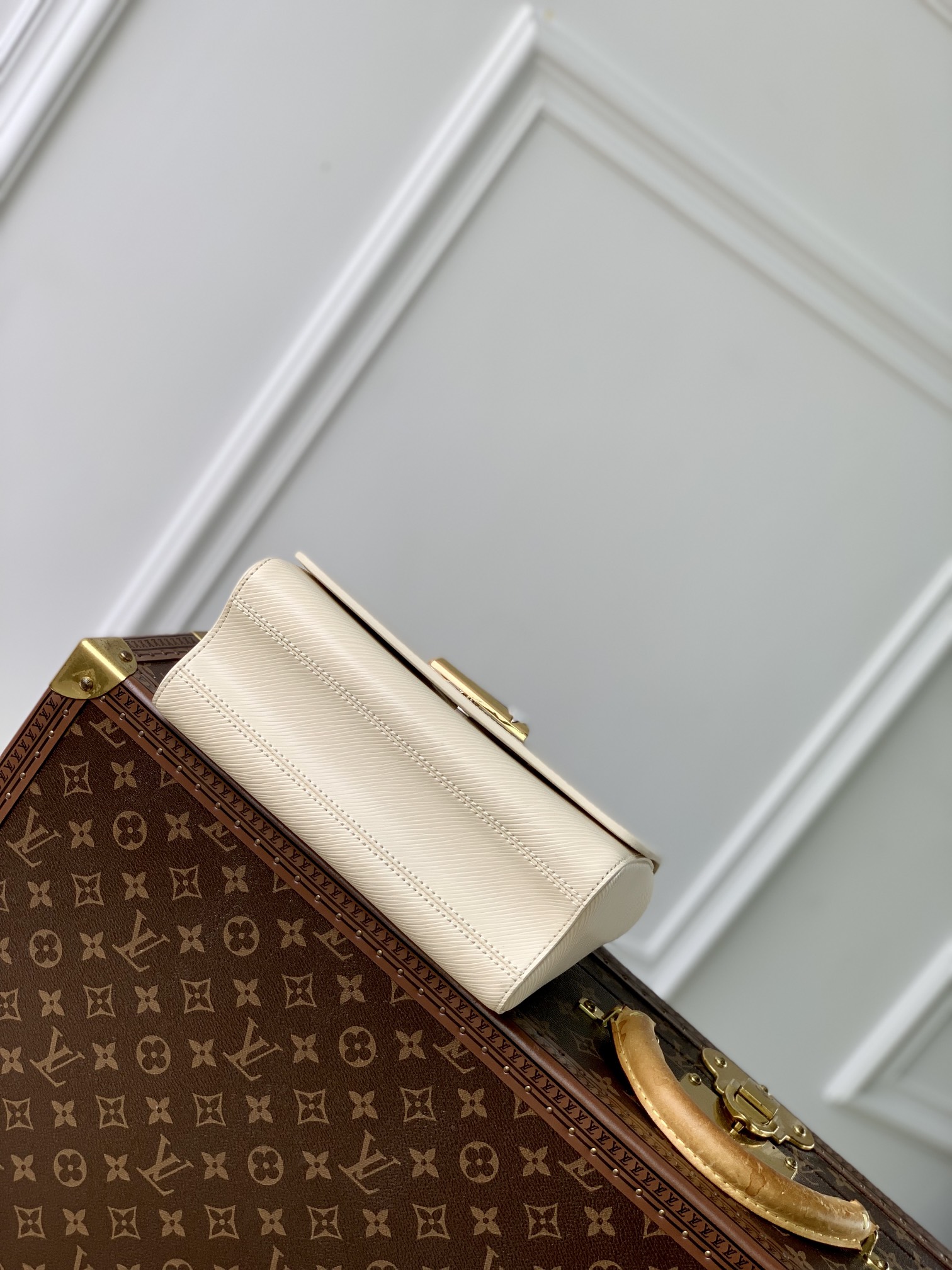l0*is V*t0n twist mm bloom bag-23*17*9.5cm