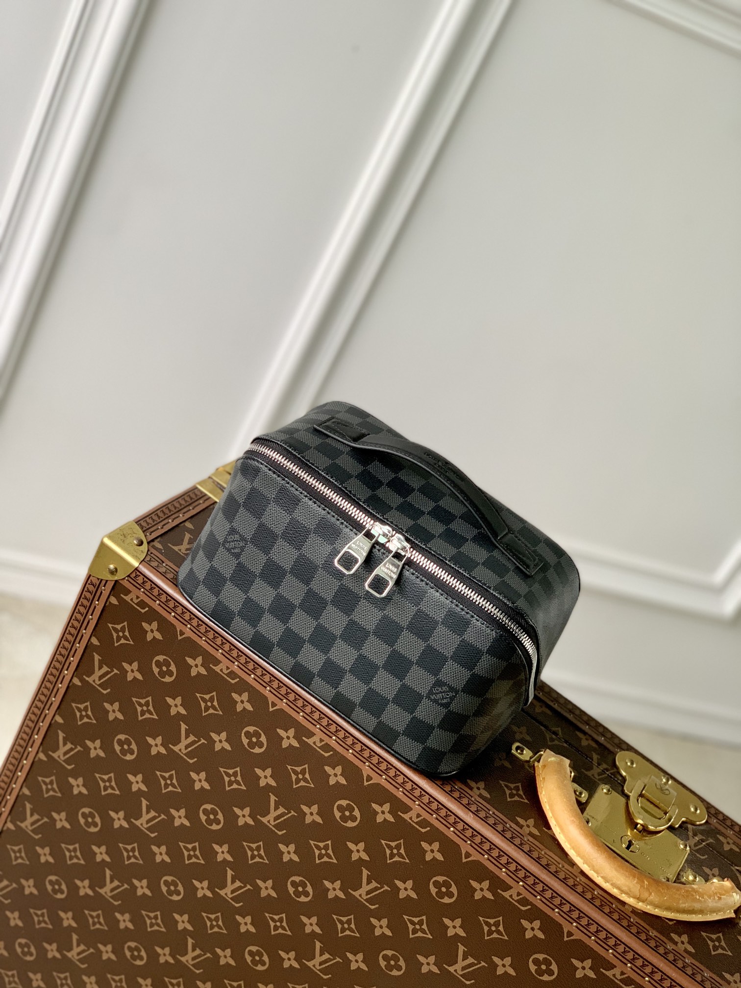 l0*is V*t0n toiletry bag 2 compartments-24*13*13cm