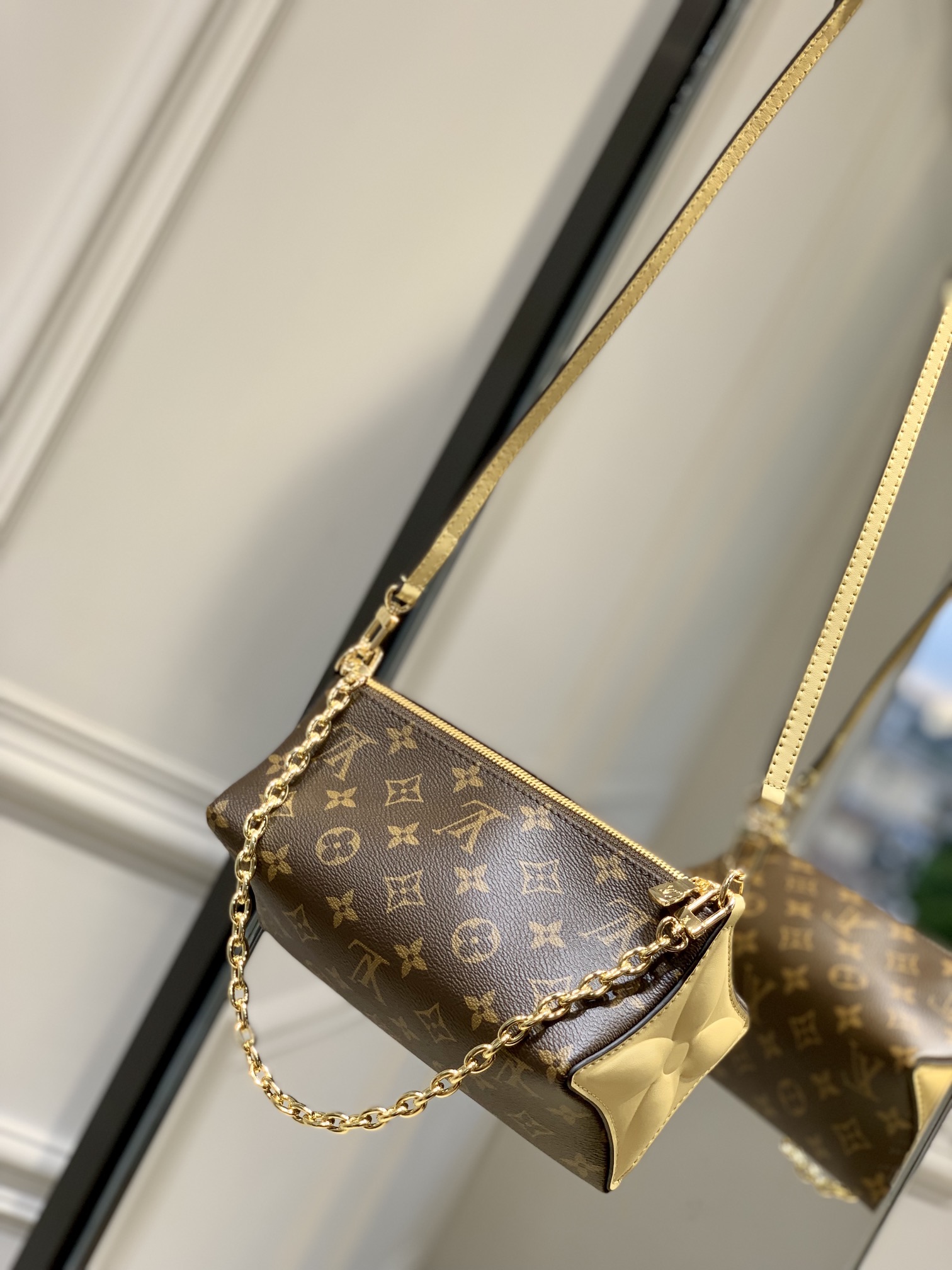 l0*is V*t0n bloom pouch-m11303-22.5*13*13cm