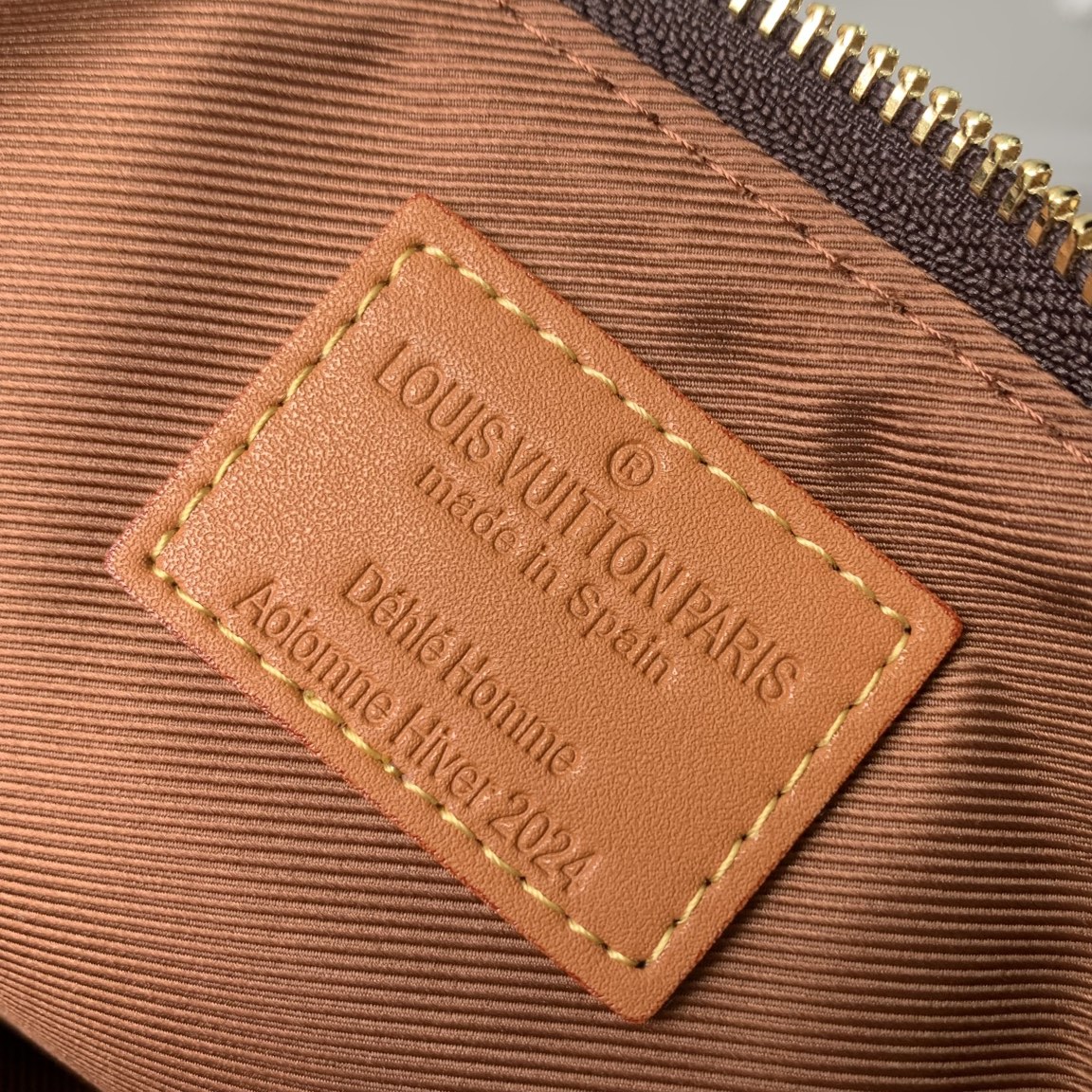l0*is V*t0npochette accessoire xl m11623-28*16.5*9cm