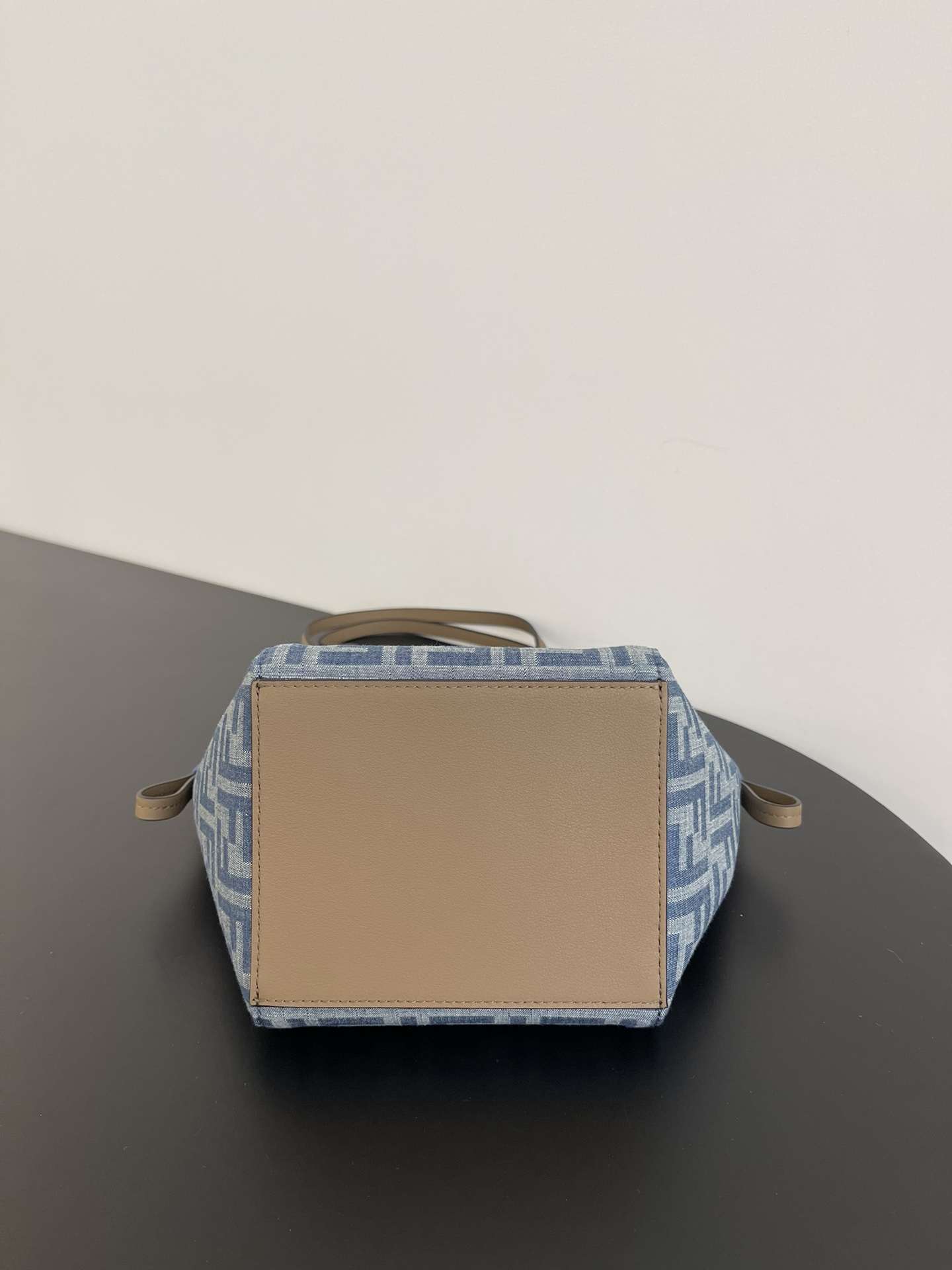 F**di tote-15*18.5*15cm