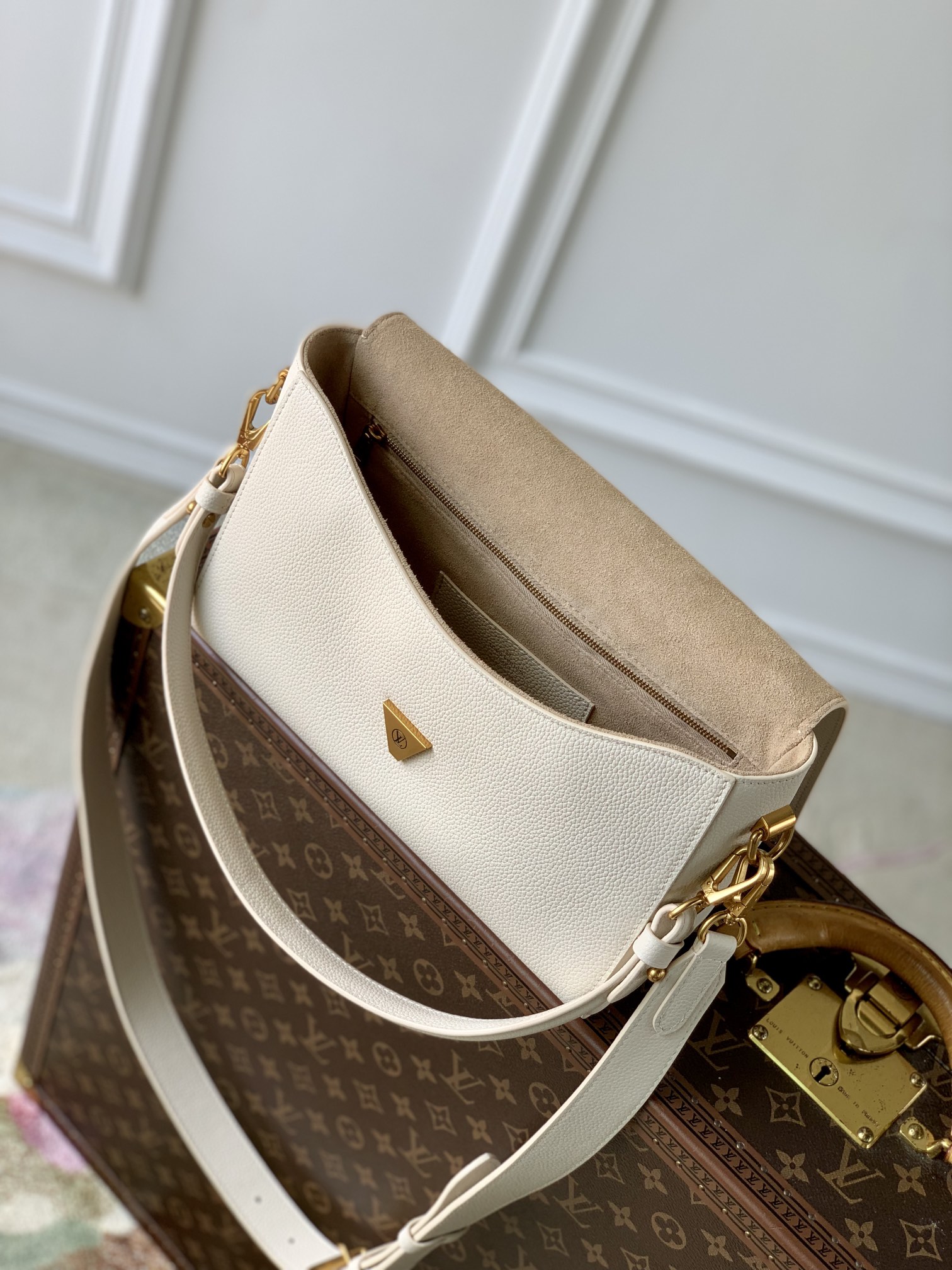l0*is V*t0n soft twist bag-m24639-27*19*9cm