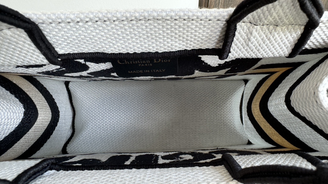 D*or small book tote-26*8*22cm