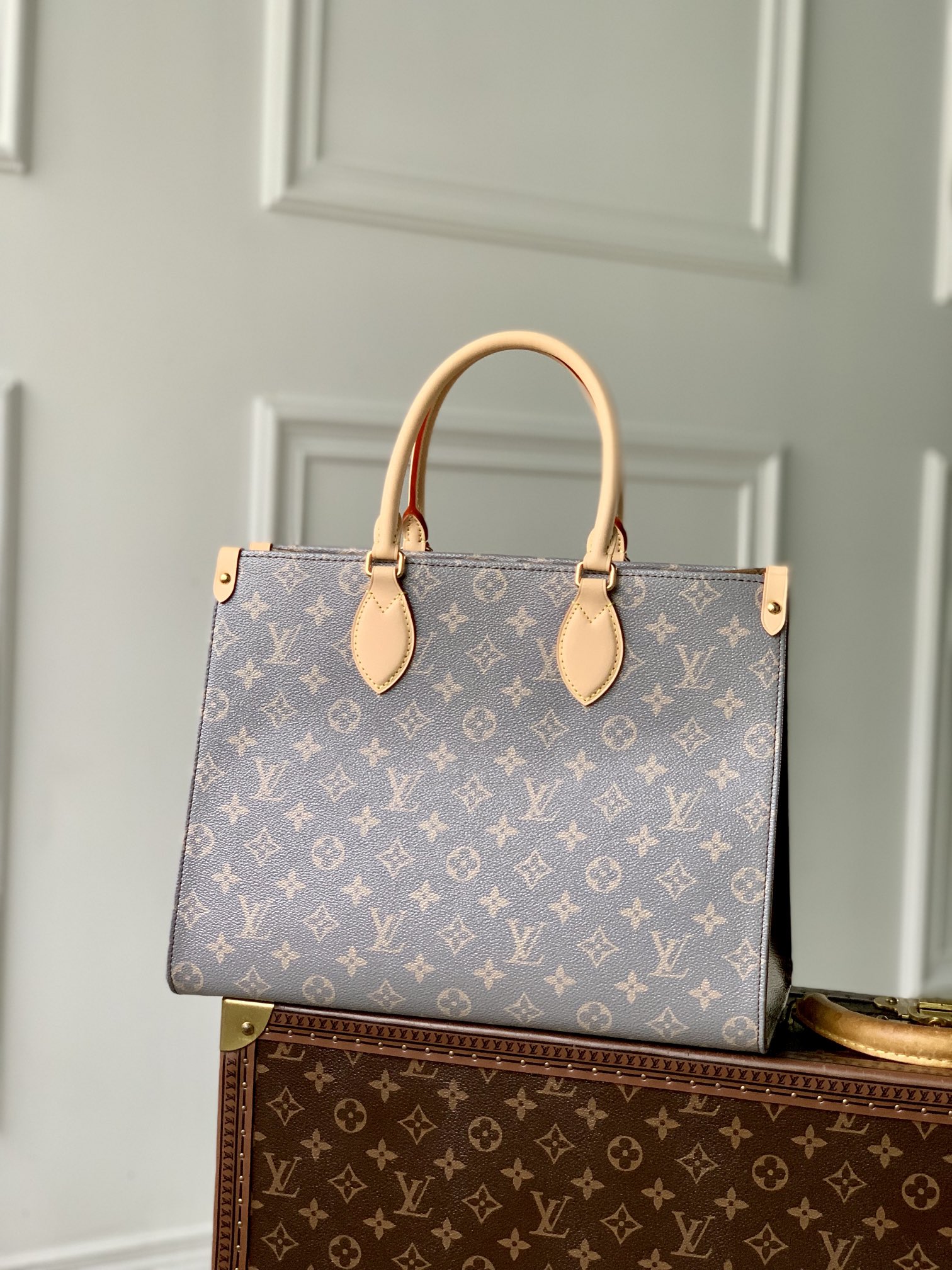 l0*is V*t0n onthego handbag-35*27*14cm