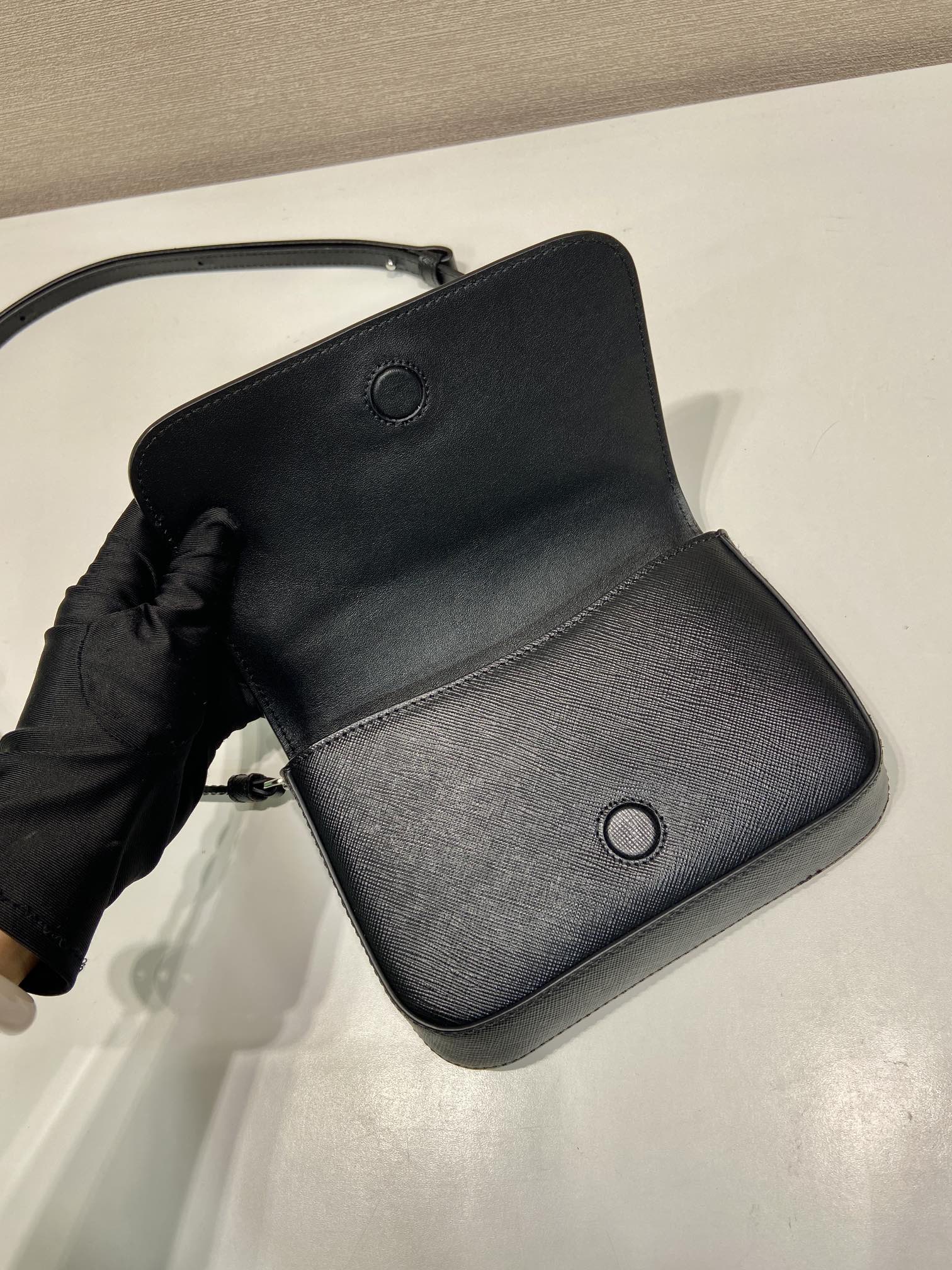 Pra*a shoulder 2vd061 bag-18*12.5*2.5cm