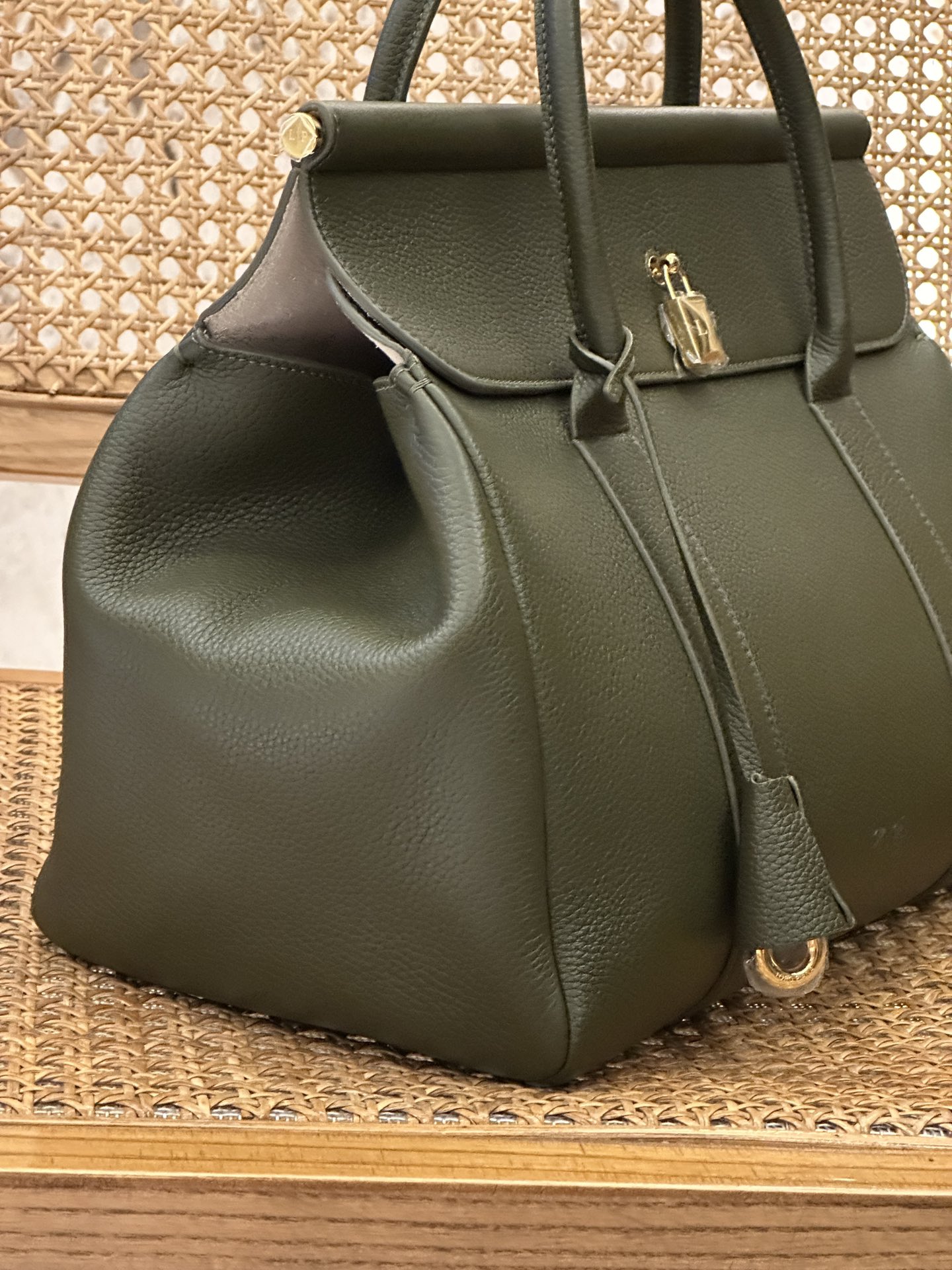 L**o p*ana loom bag l32-33 x 23 x 18cm