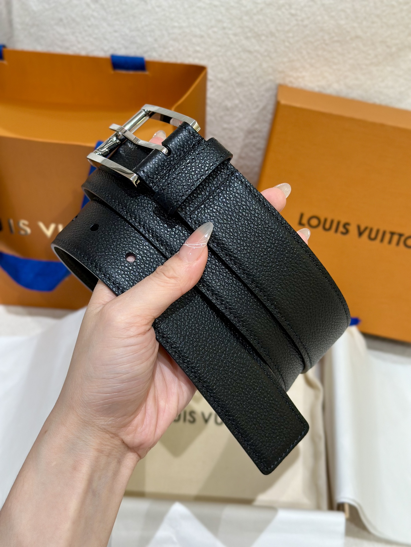l0*is V*t0n belt-3.5cm