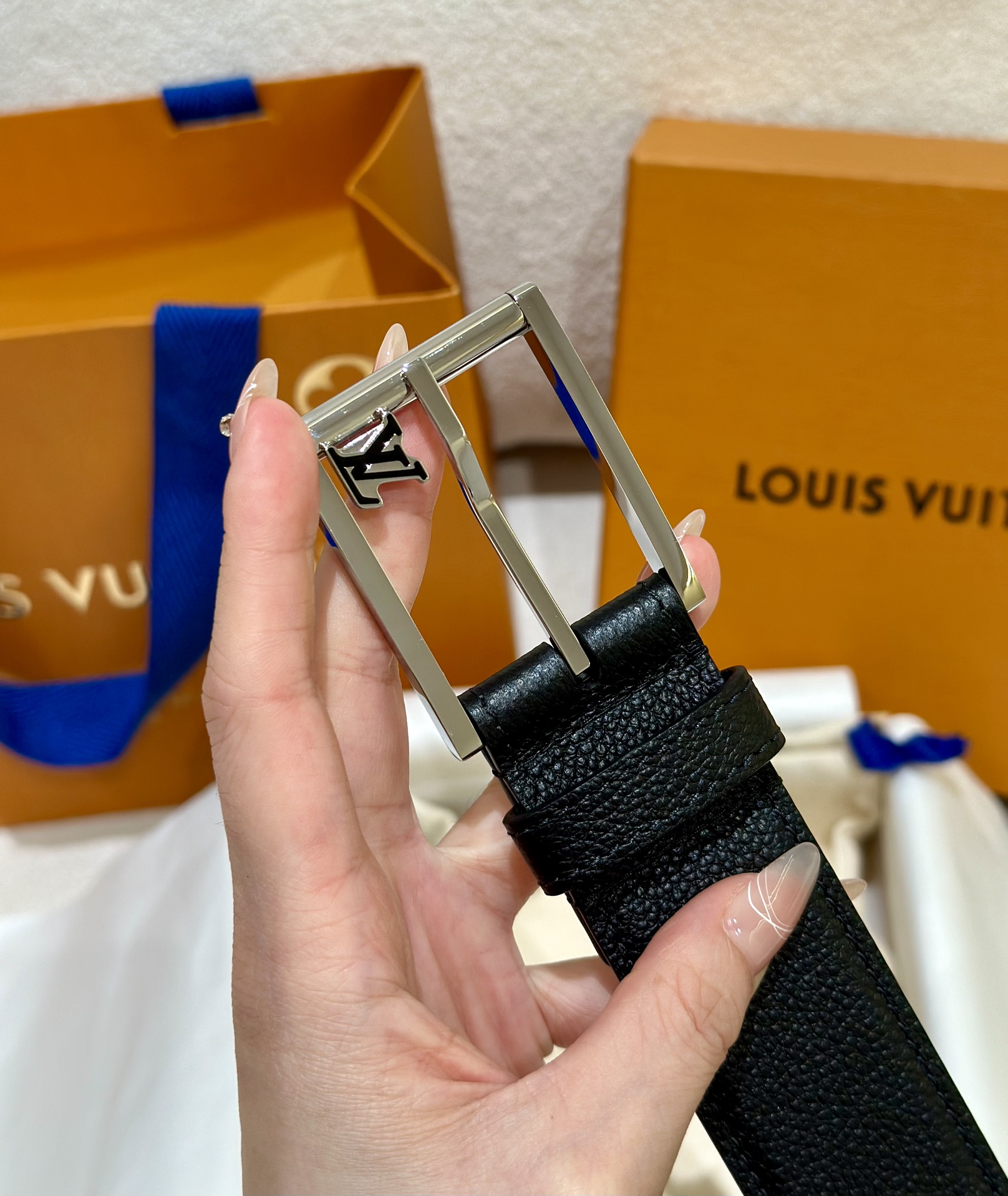 l0*is V*t0n belt-3.5cm