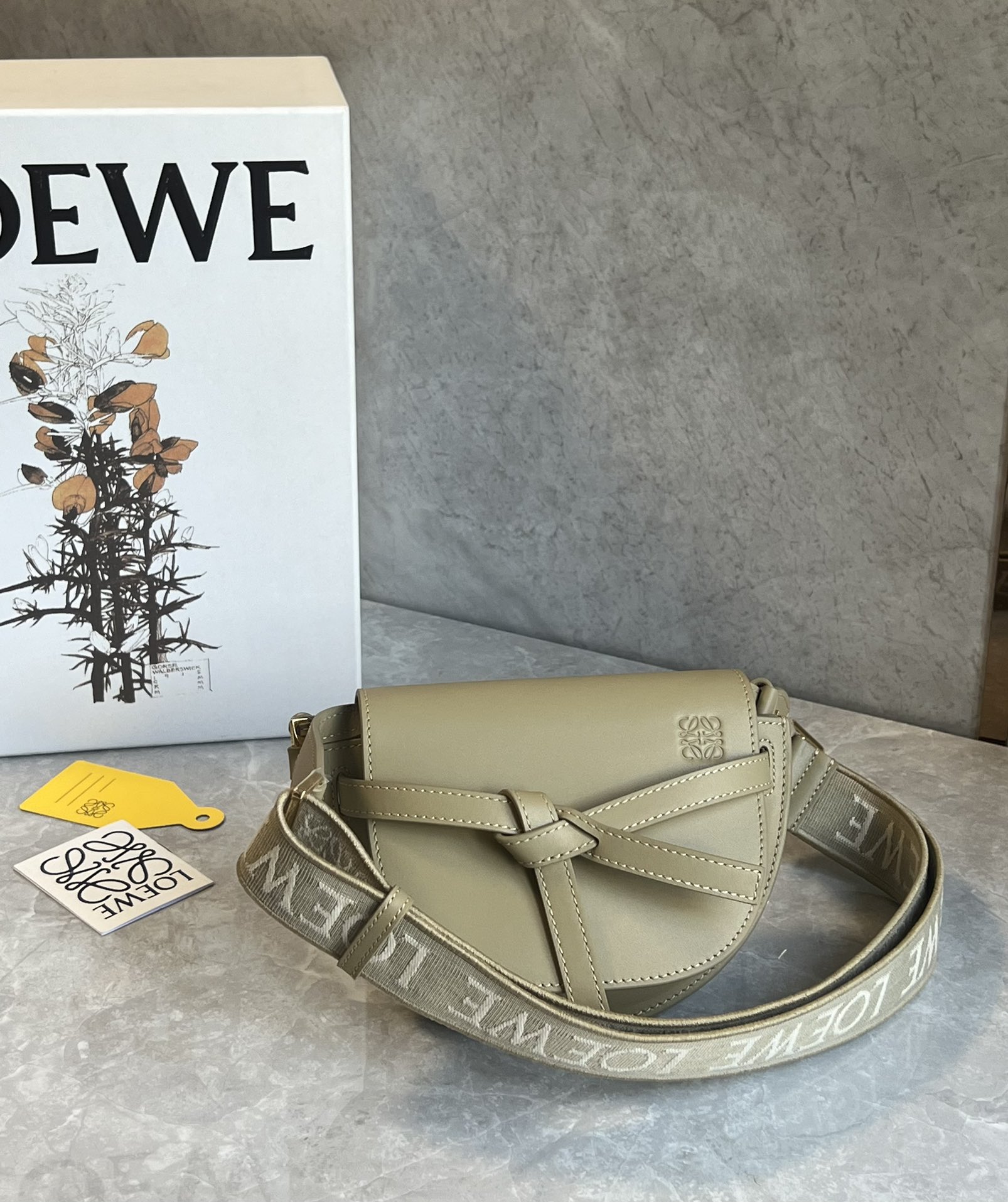 L0ew* mini puzzle gatedual bag-21*12.5*9cm