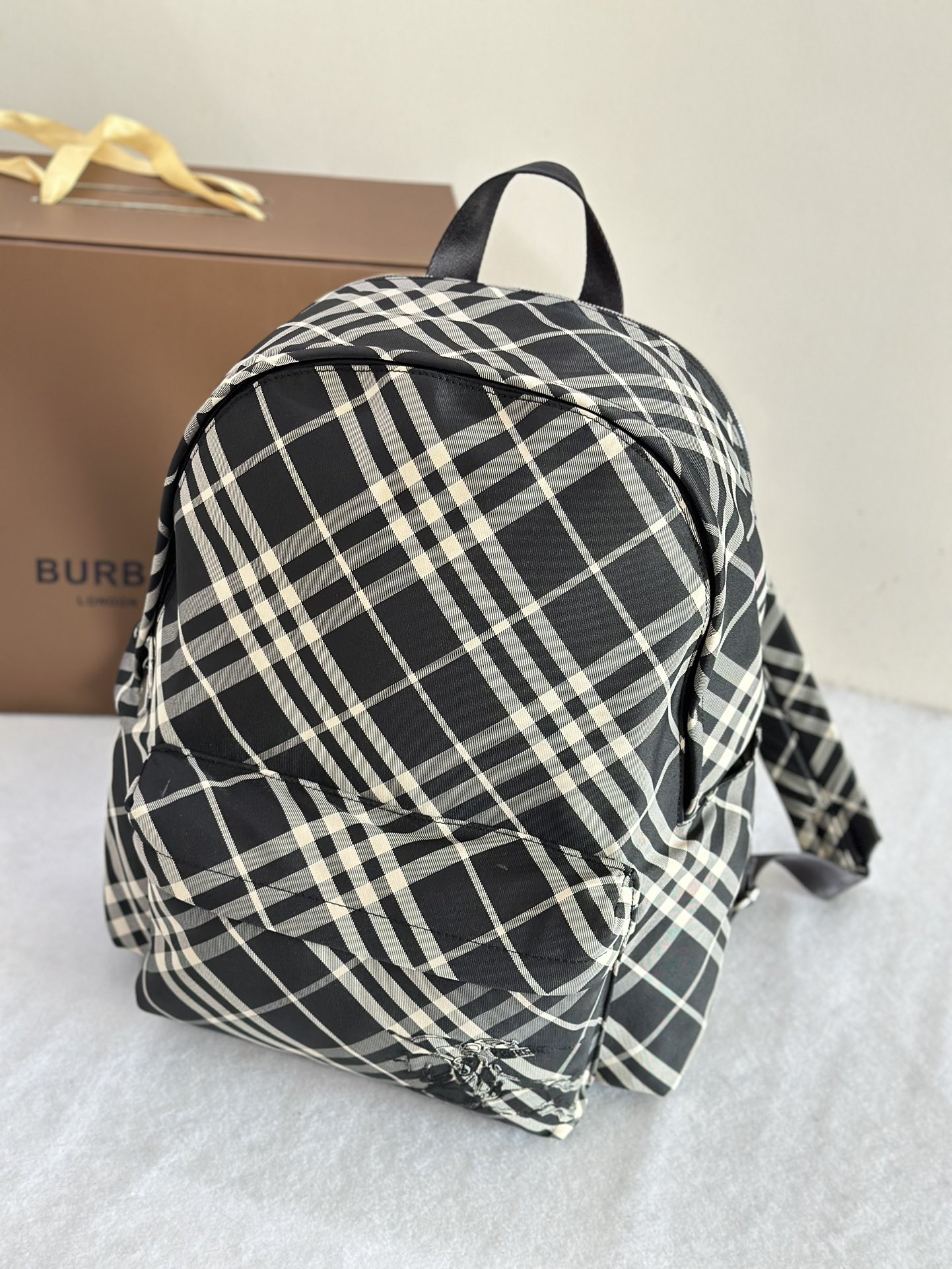 B**rry backpack-35 x 14 x 41cm