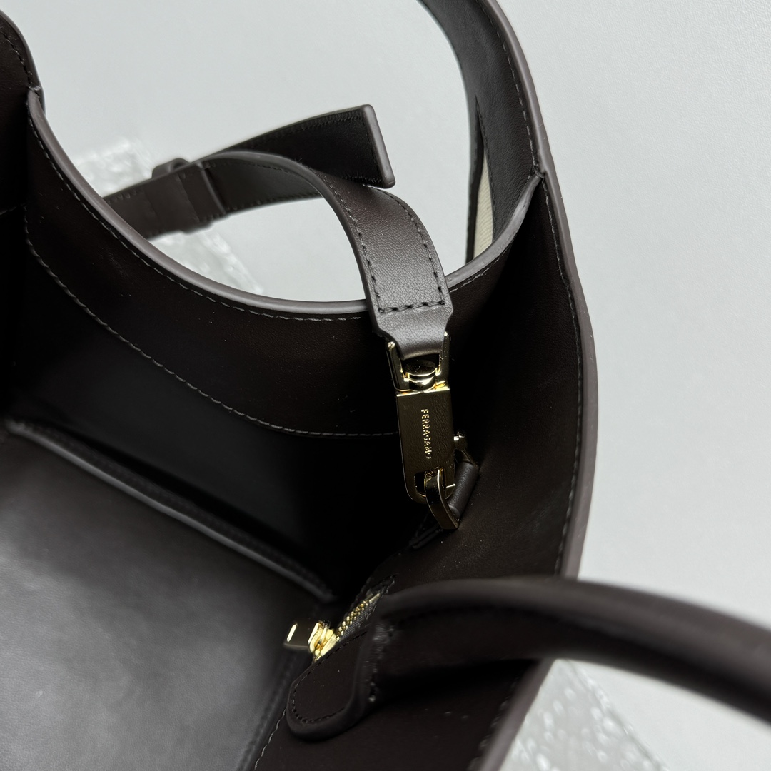 Ferragamo Top-handle Bag-32*22*14CM